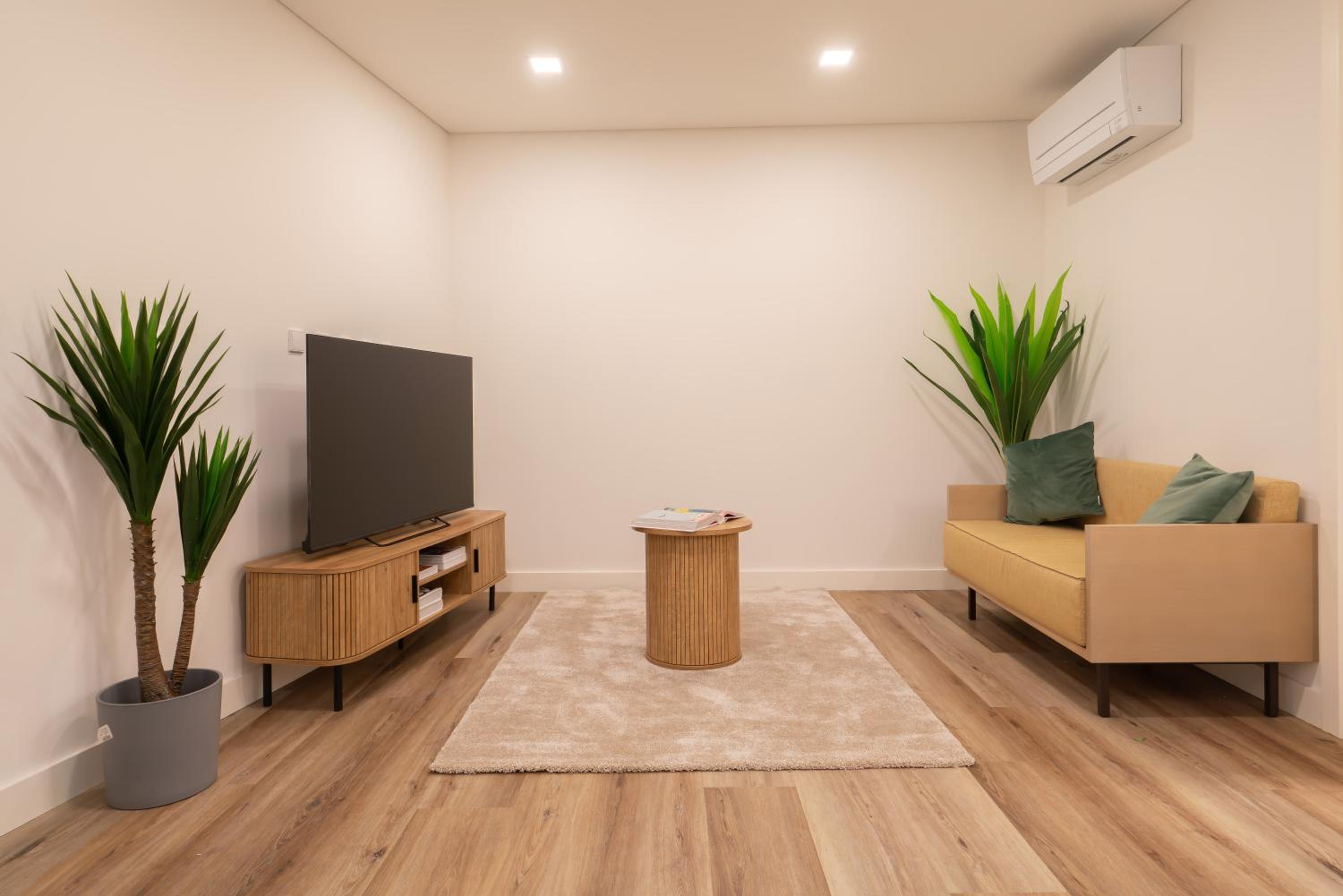 Budget Double Room - Photo 2