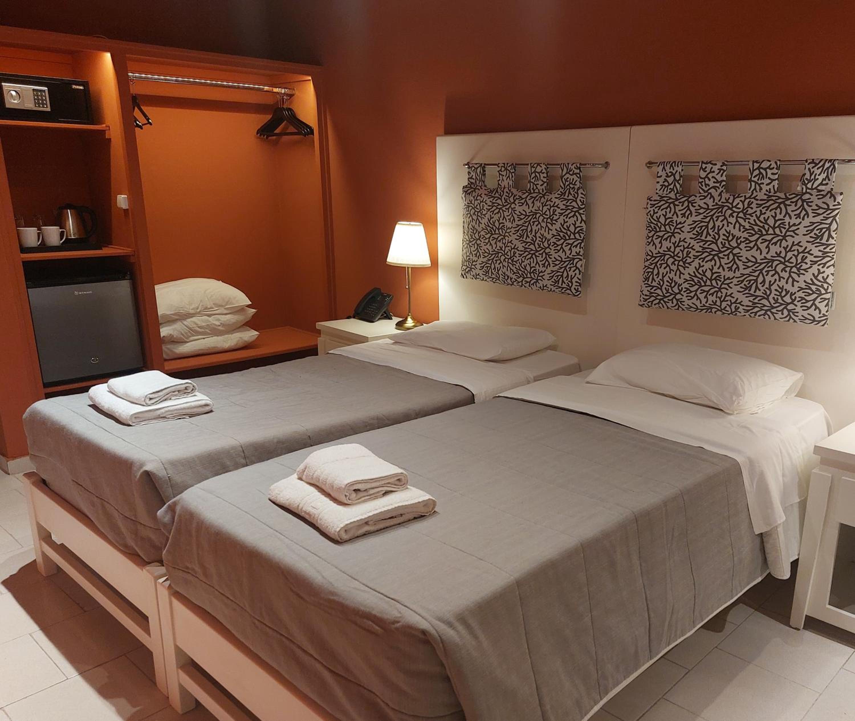 Double Room - Photo 11