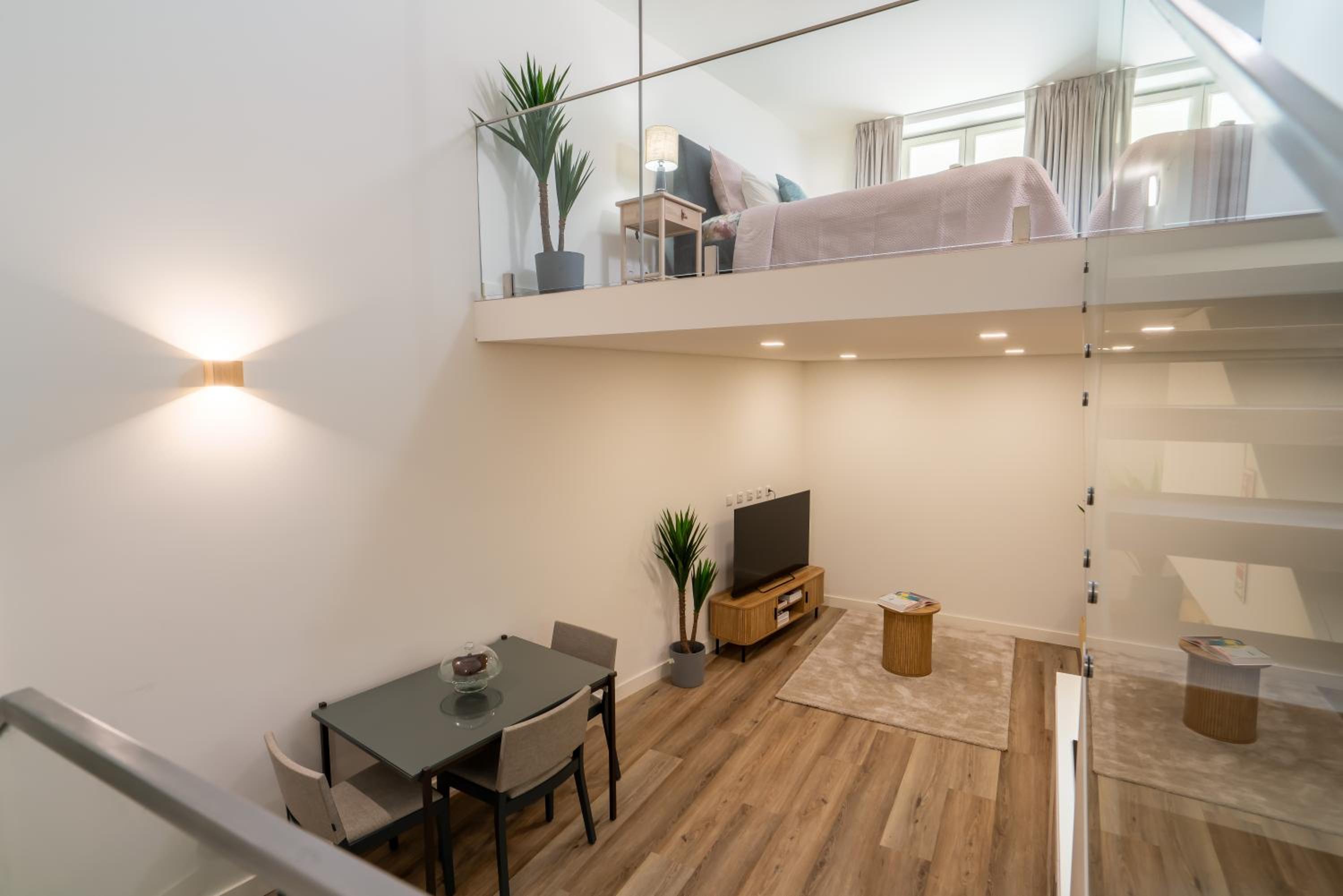 Budget Double Room - Photo 10