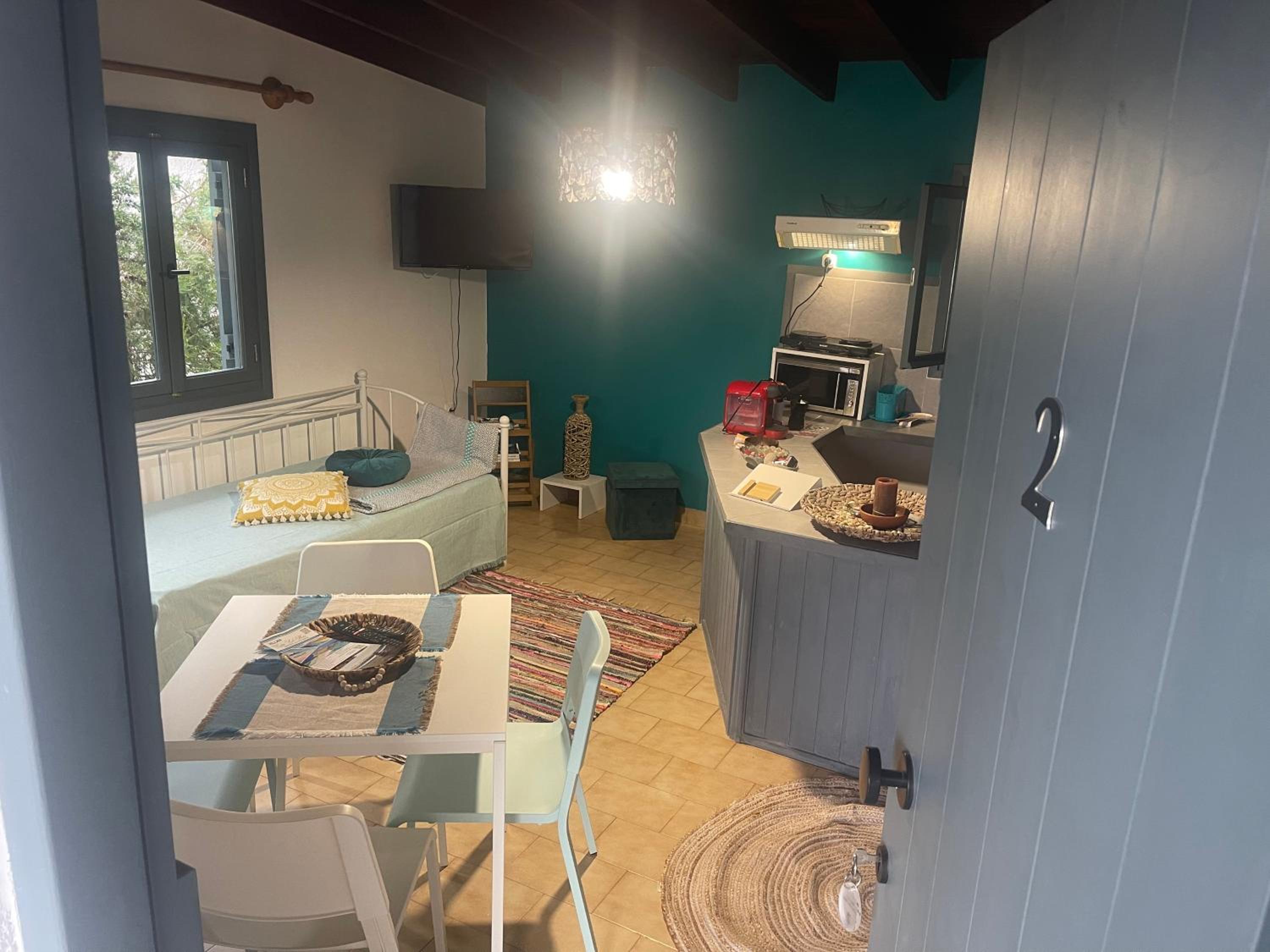 One-Bedroom Bungalow with Sea View