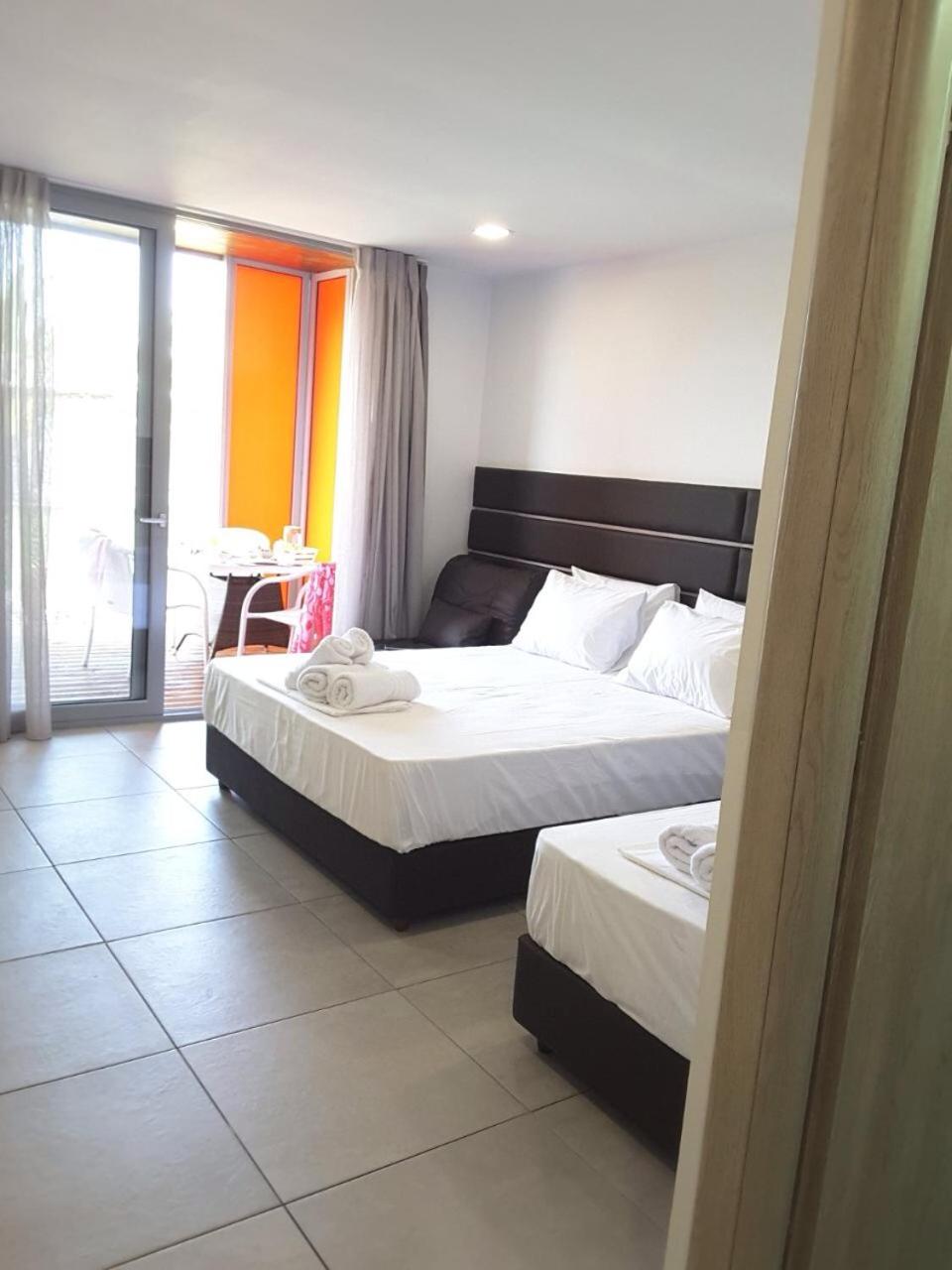 Apartment with Garden View