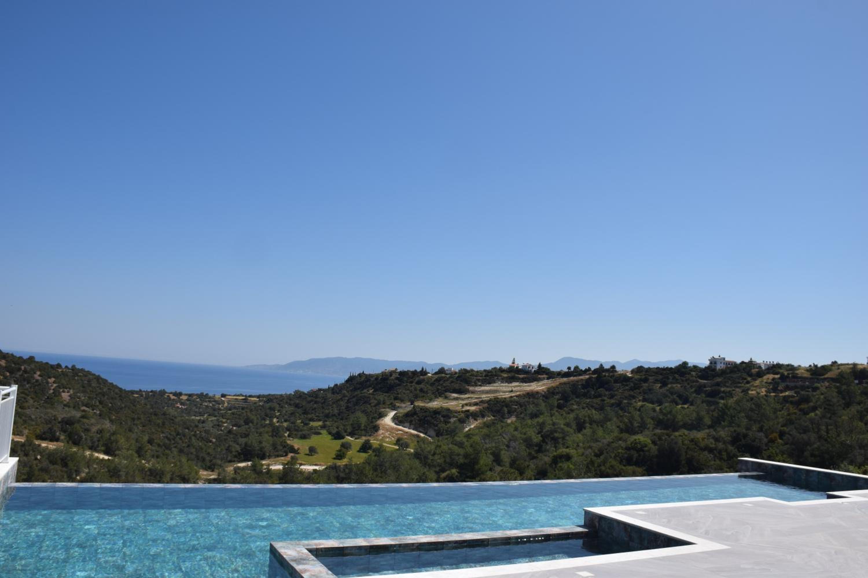 Deluxe Double or Twin Room with Sea View photo 2