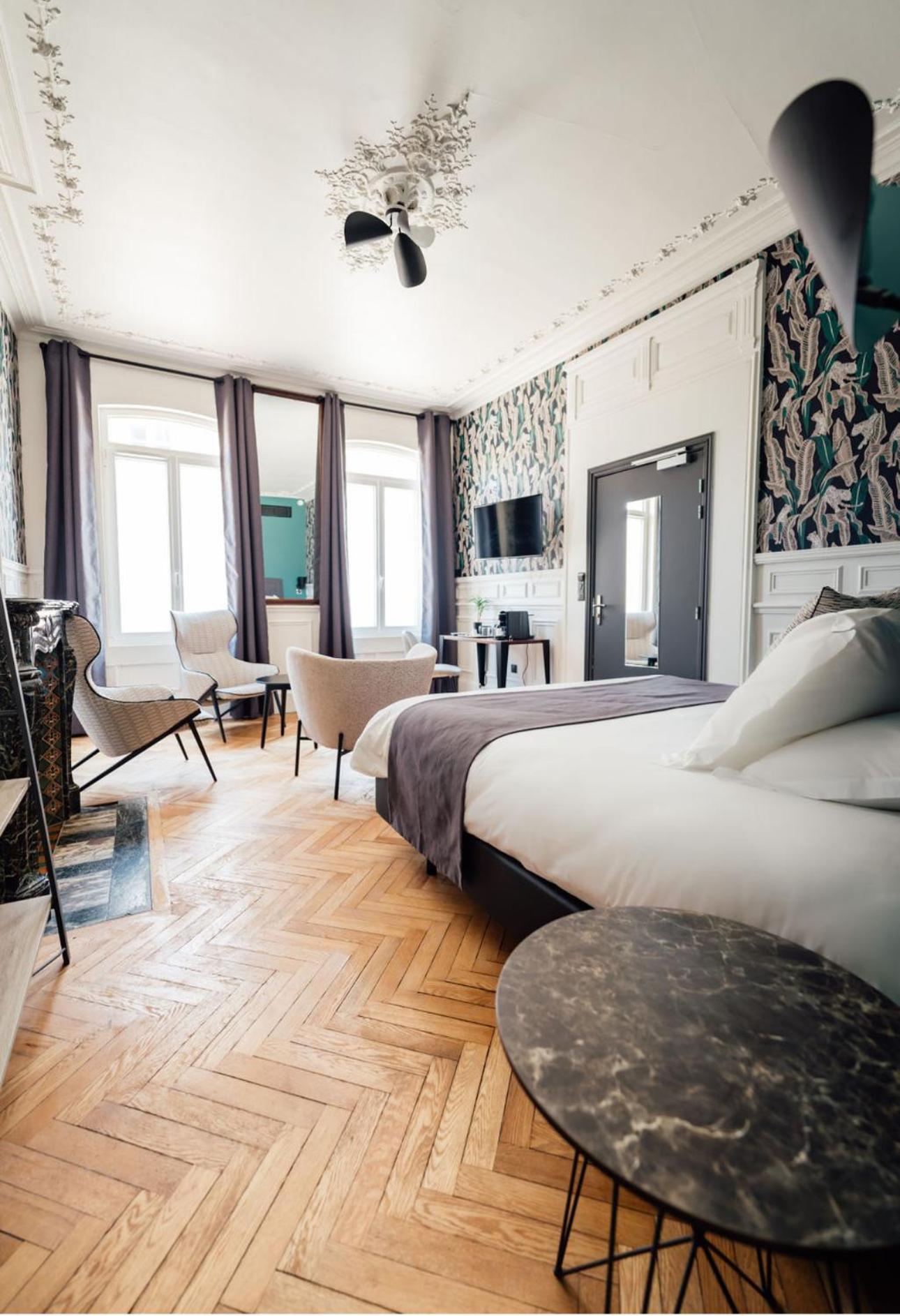 Studio Lit Queen-Size - Accessible aux Personnes à Mobilité Réduite - Annexe