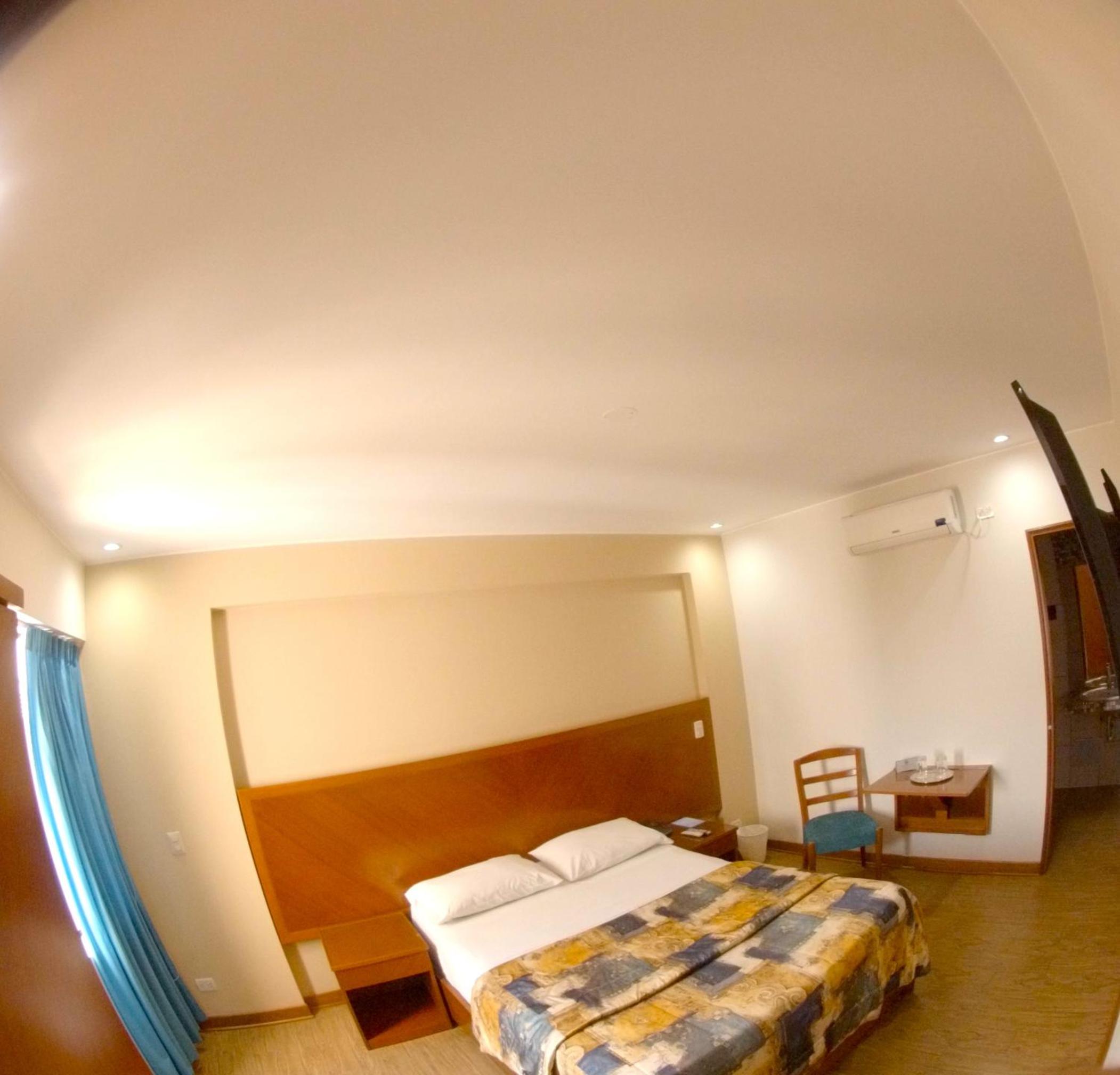 Deluxe Junior Room