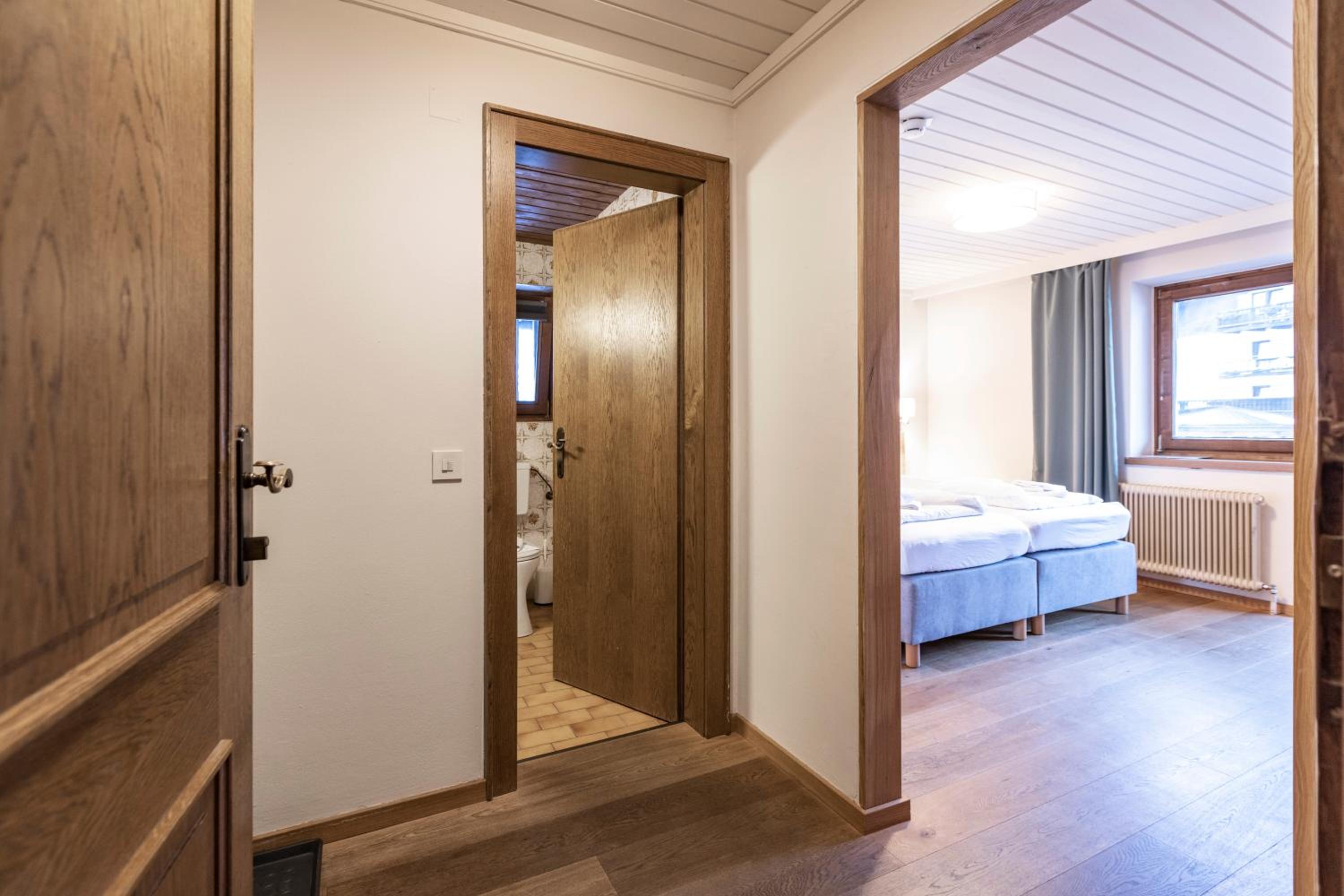 Quadruple Room with Balcony photo 3