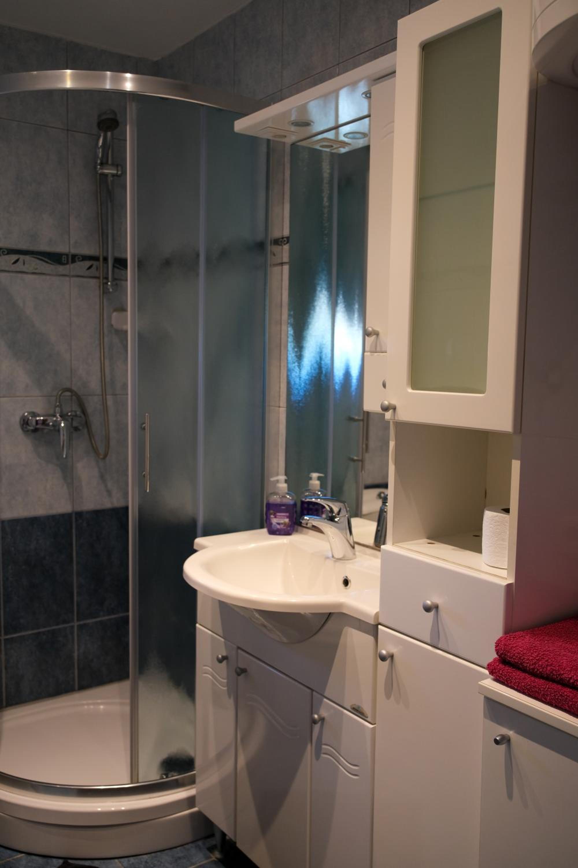 Studio Apartment - Photo 26