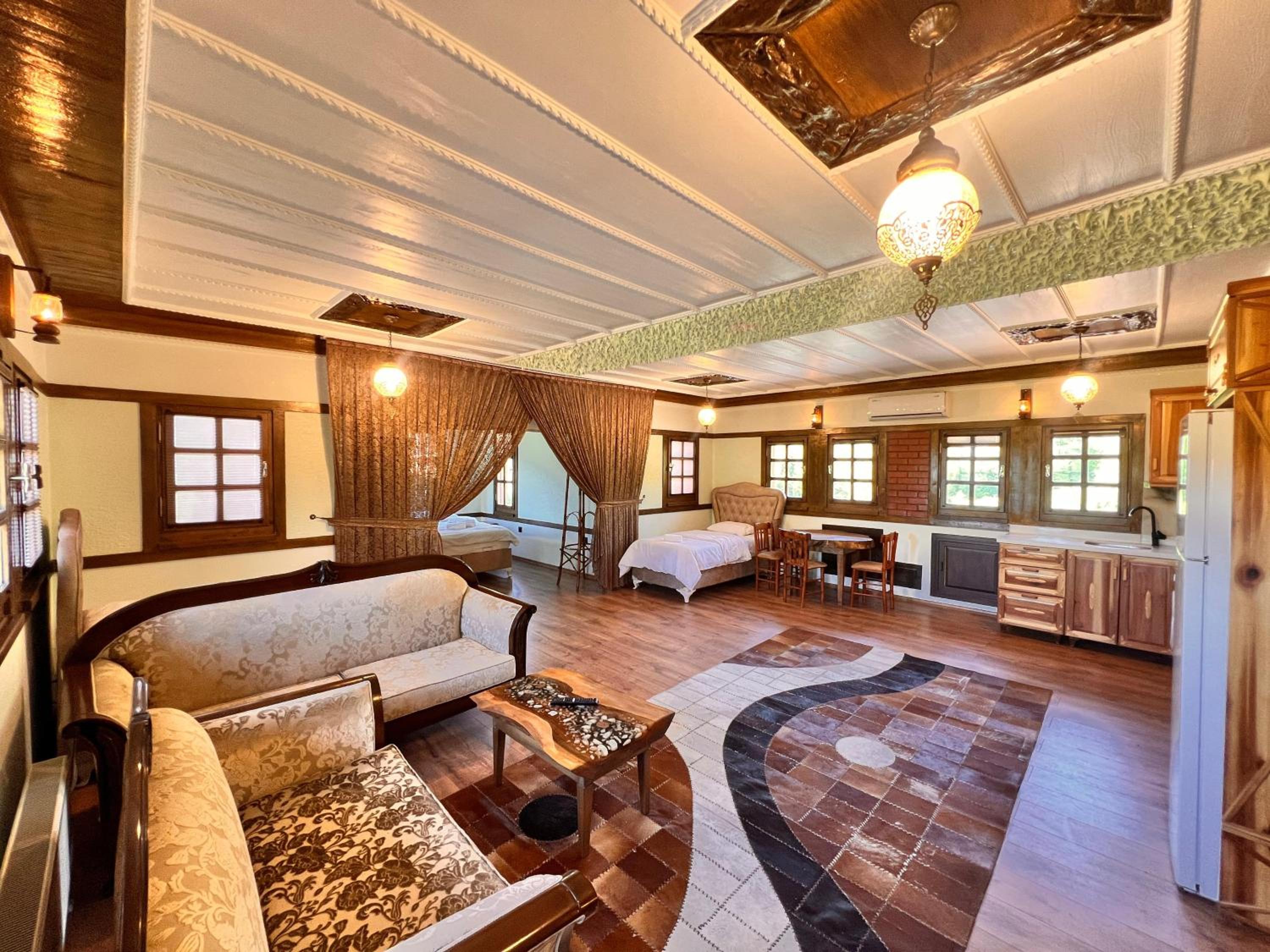 One-Bedroom Apartment with View photo 1
