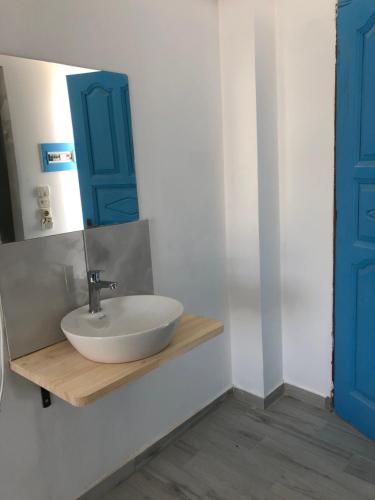 Standard Double or Twin Room with Sea View photo 1