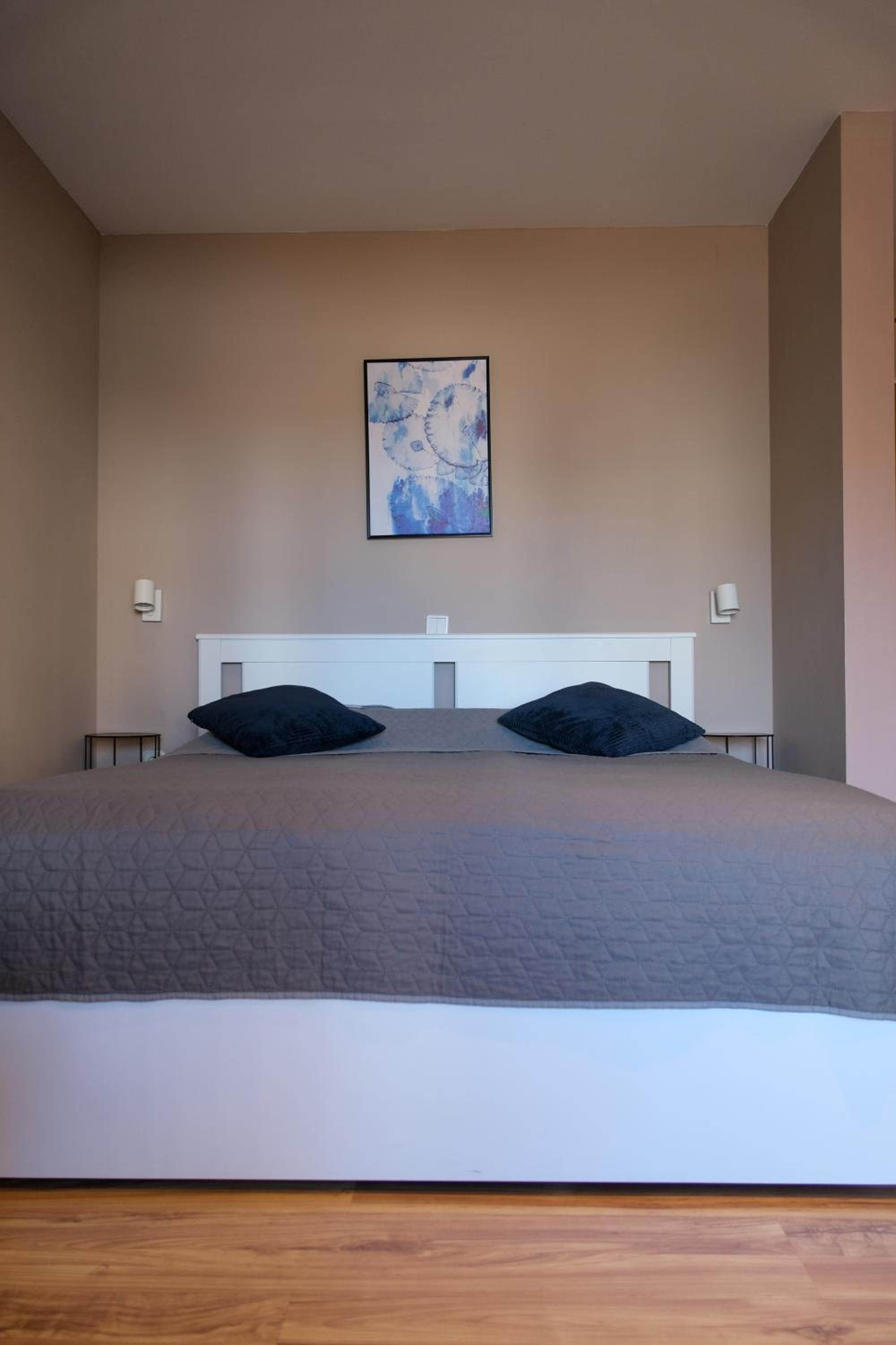 Studio Apartment - Photo 11