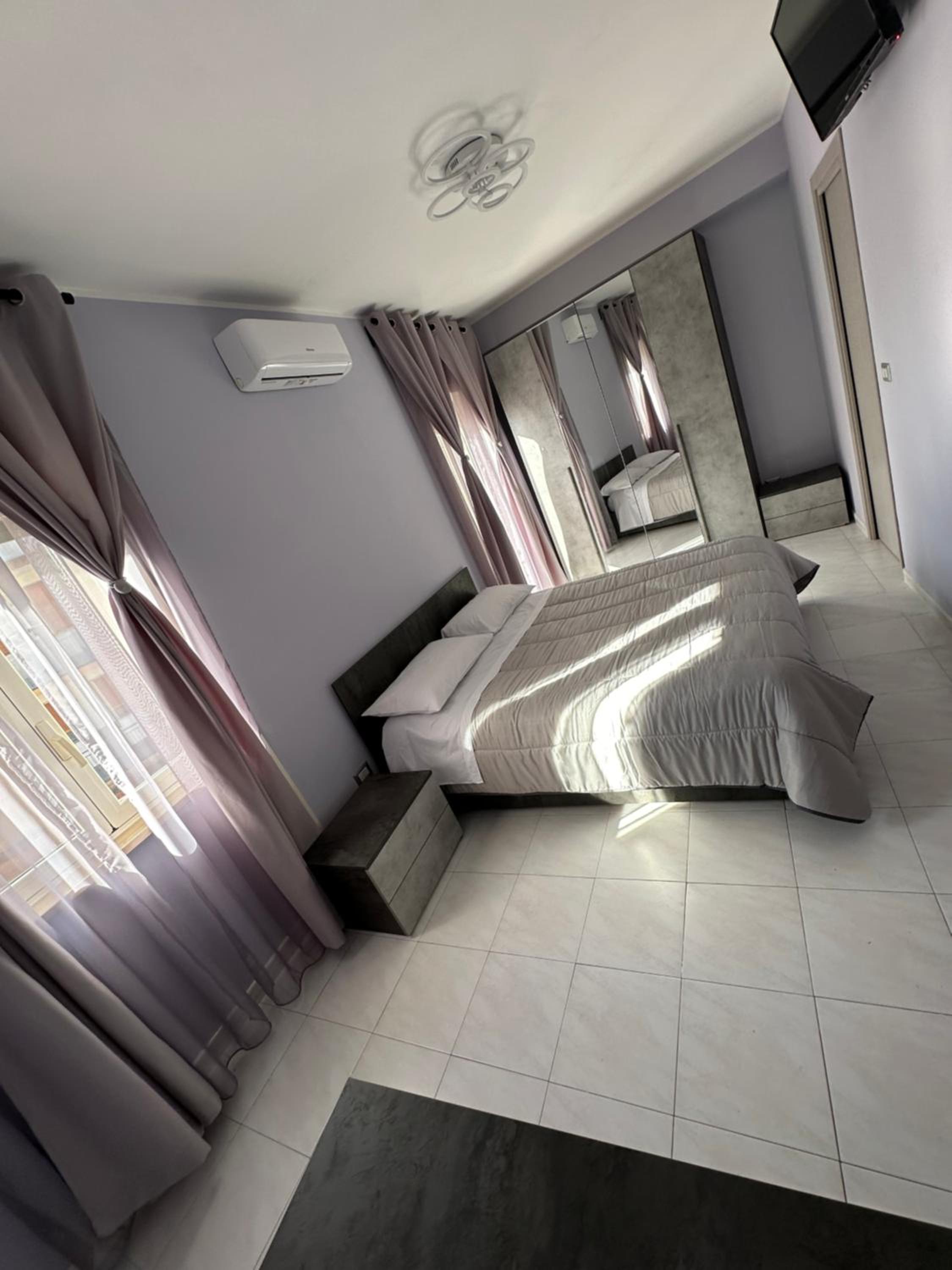 Single Room with Private Bathroom photo 2
