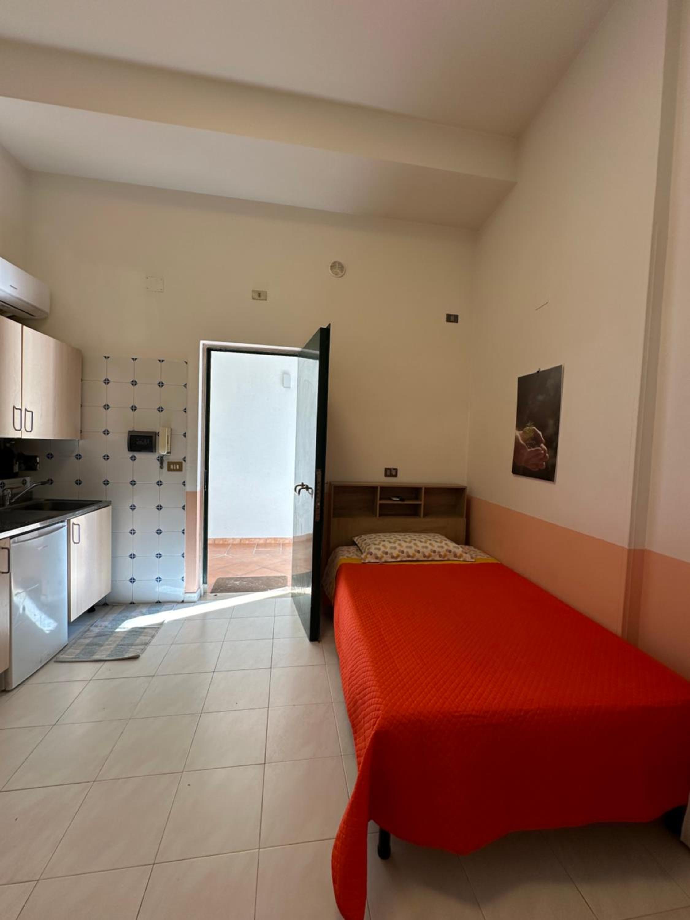 Single Room with Private Bathroom photo 3