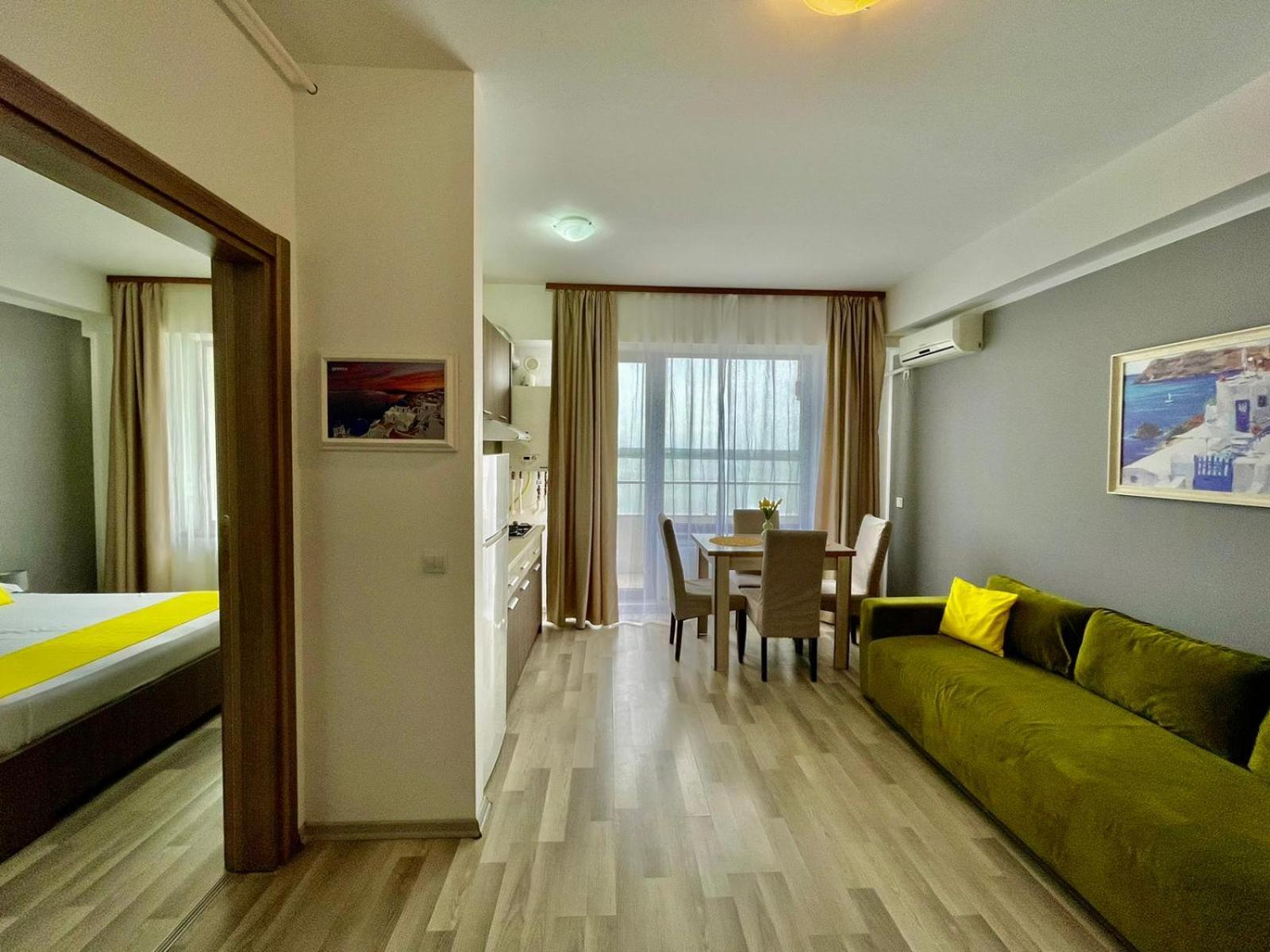 Apartment with Lake View photo 2