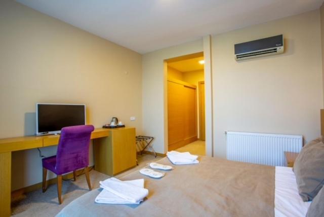 Standard Double Room with Garden View