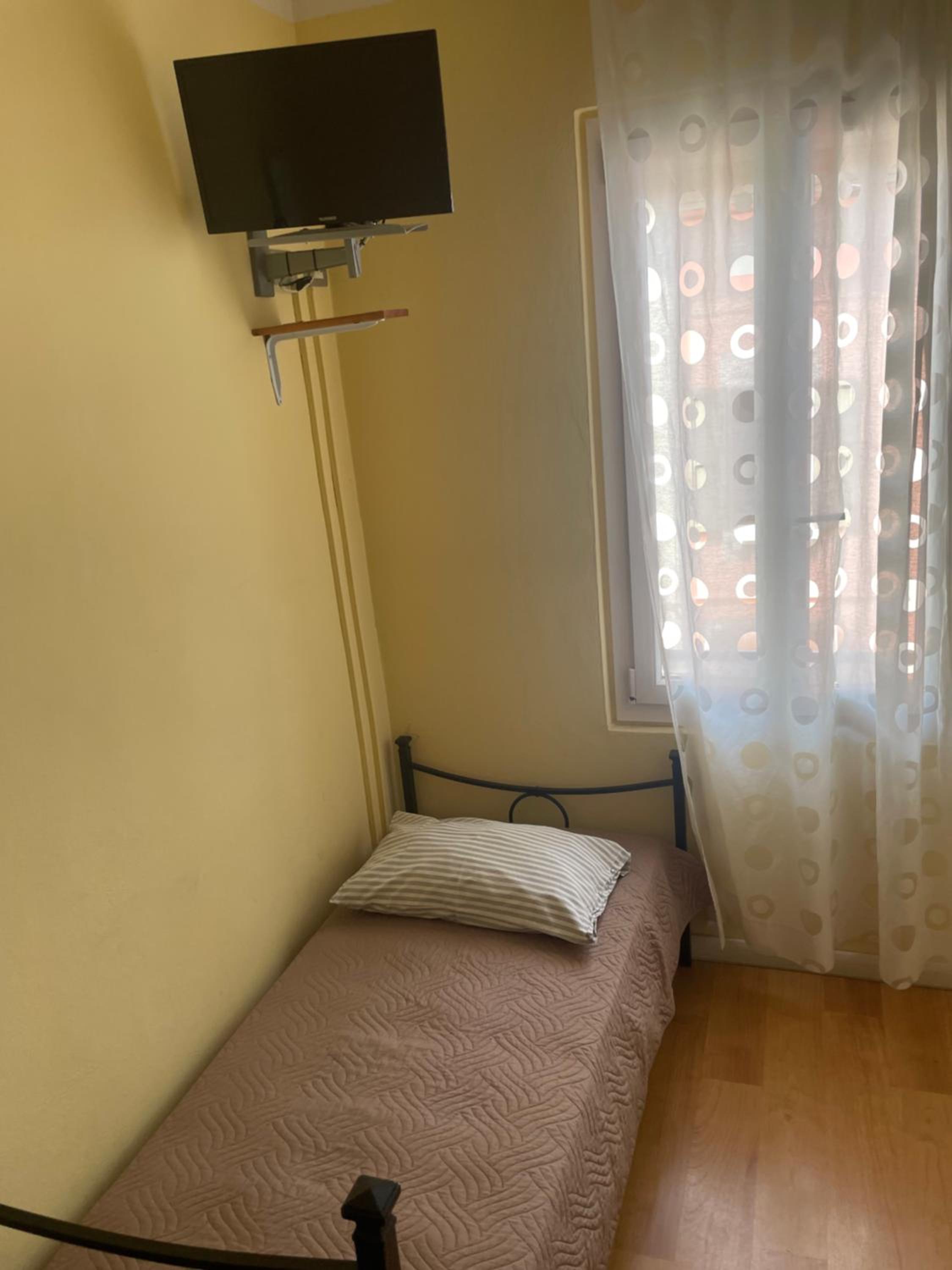Single Room With Private External Bathroom photo 3