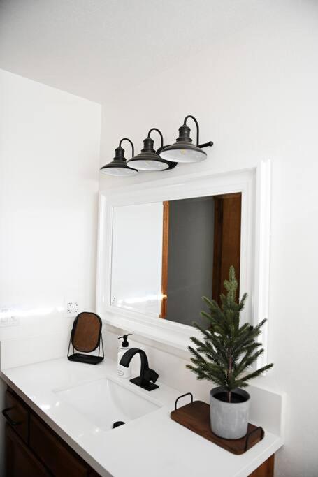 Three-Bedroom House photo 3