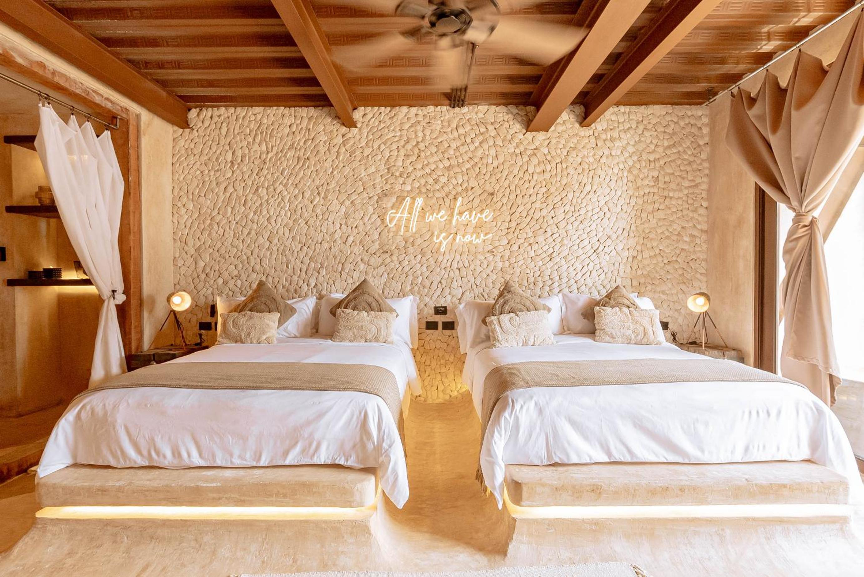 Suite with Pool View - Photo 1