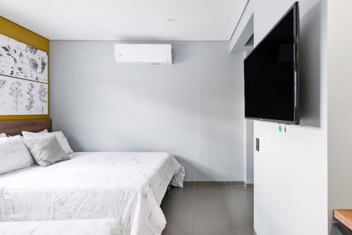 Two-Bedroom Deluxe Apartment photo 2