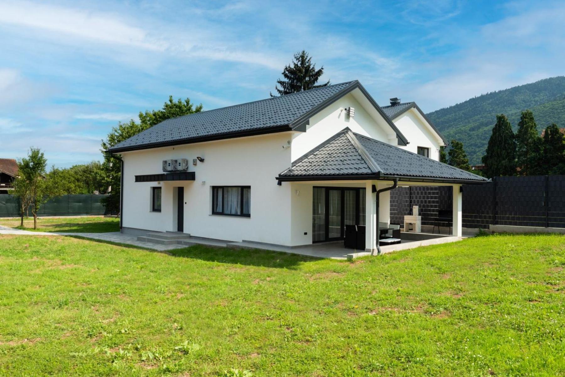 Three-Bedroom Villa photo 1
