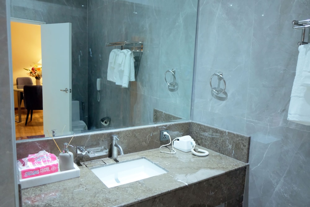 Junior Suite, Non Smoking, Private Bathroom photo 2