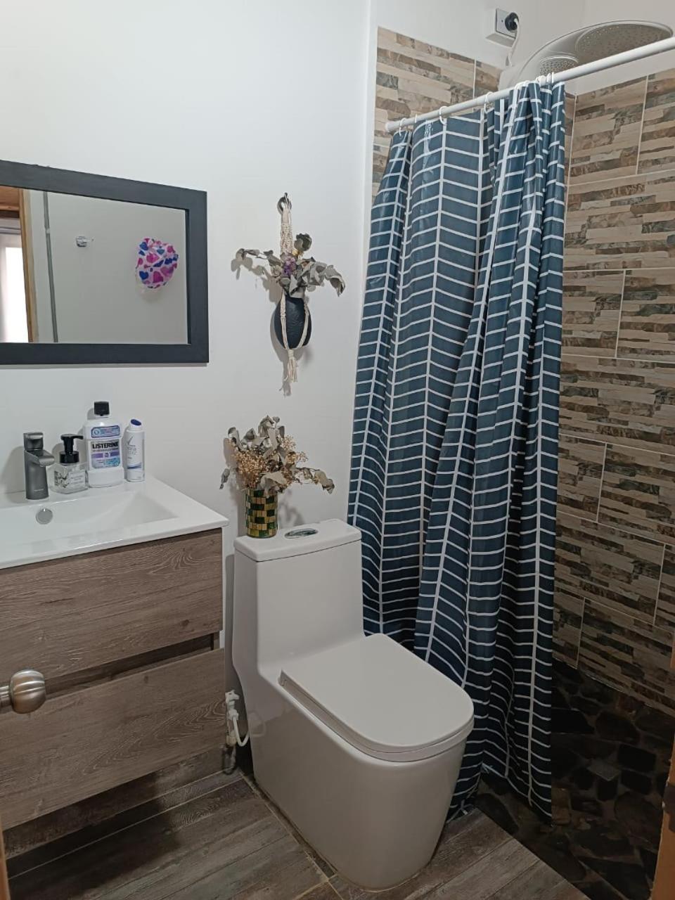 One-Bedroom House photo 2