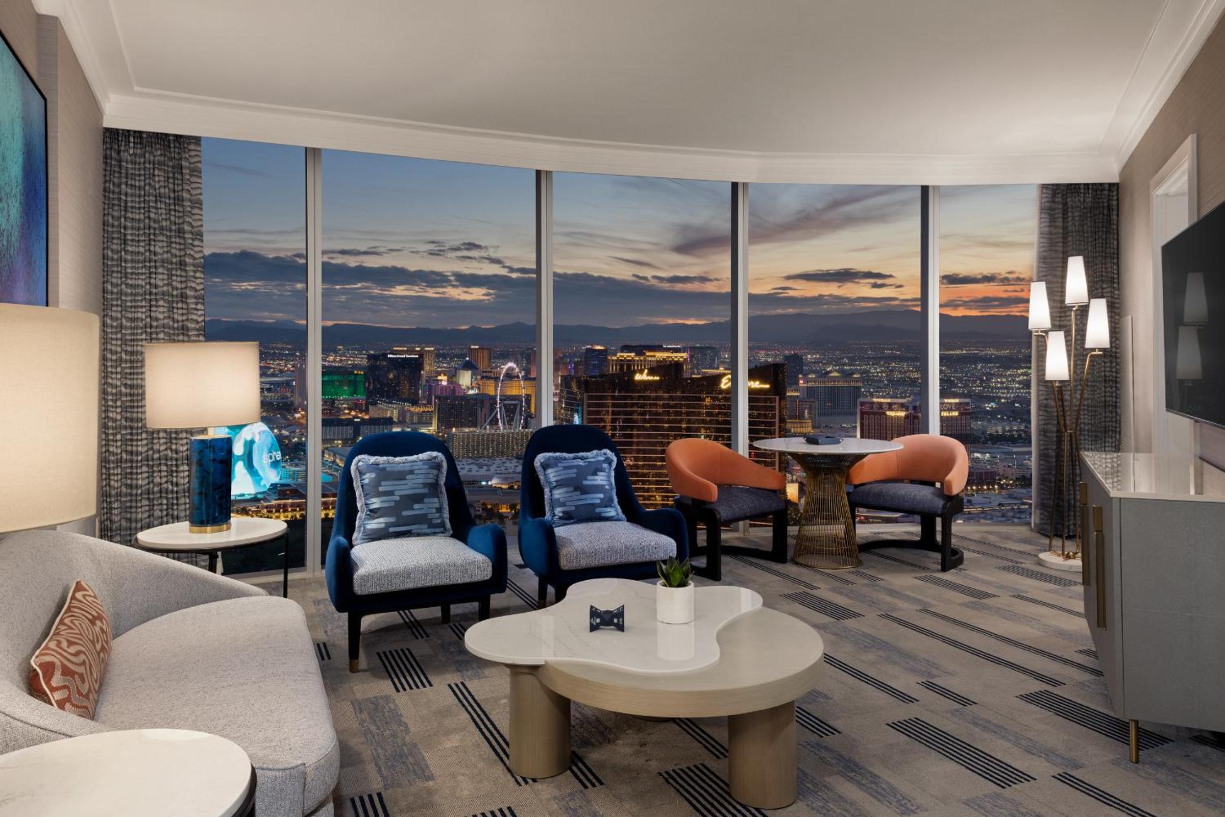 Noble Suite Pool View(No Resort Fee) - Photo 2