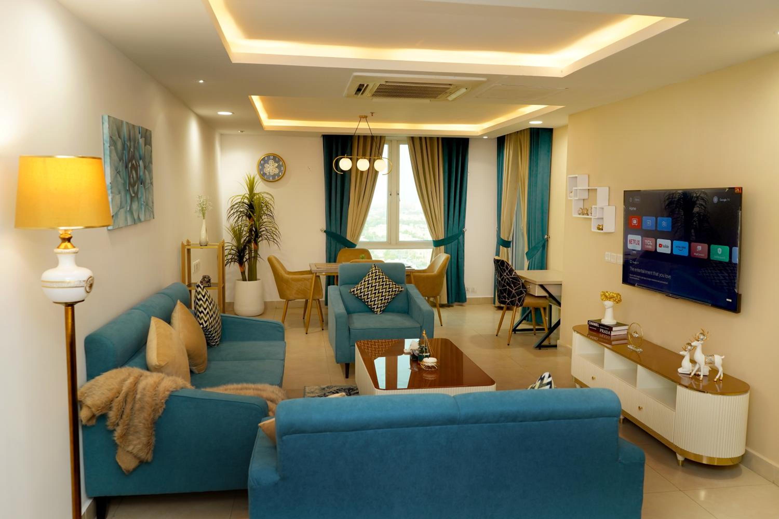 Three-Bedroom Apartment with Balcony photo 1