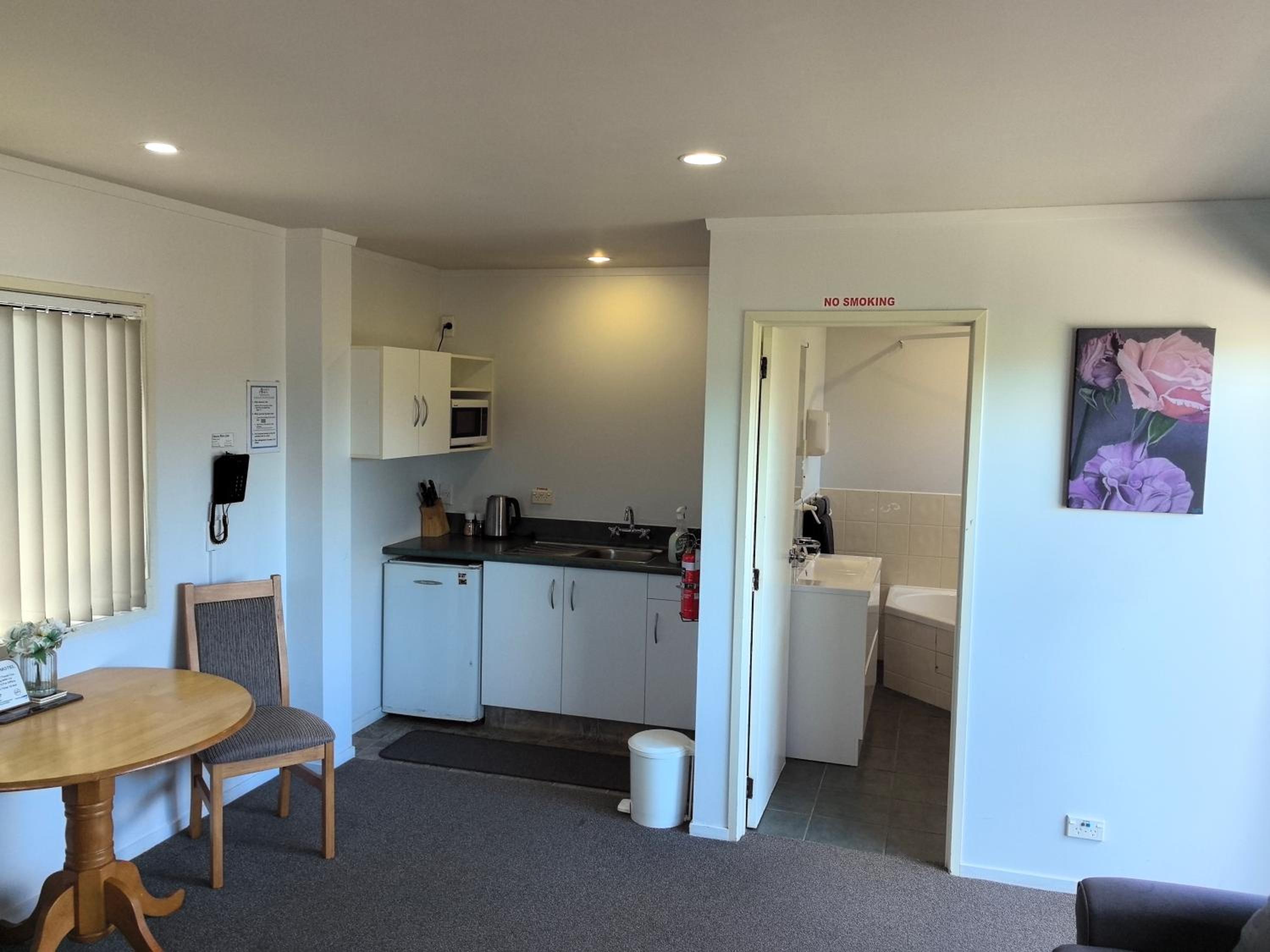 Studio with Spa Bath photo 1