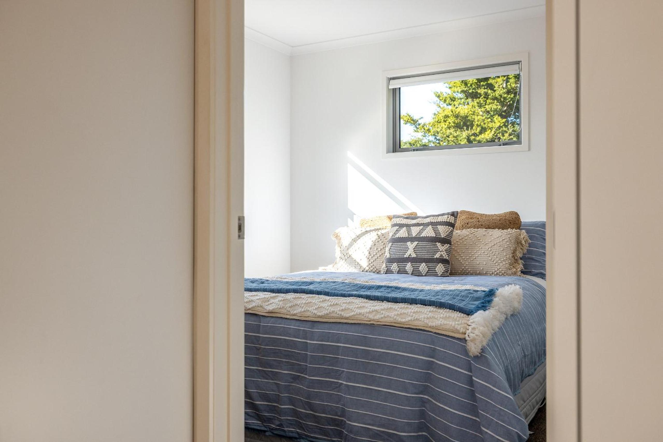 Three-Bedroom House photo 3