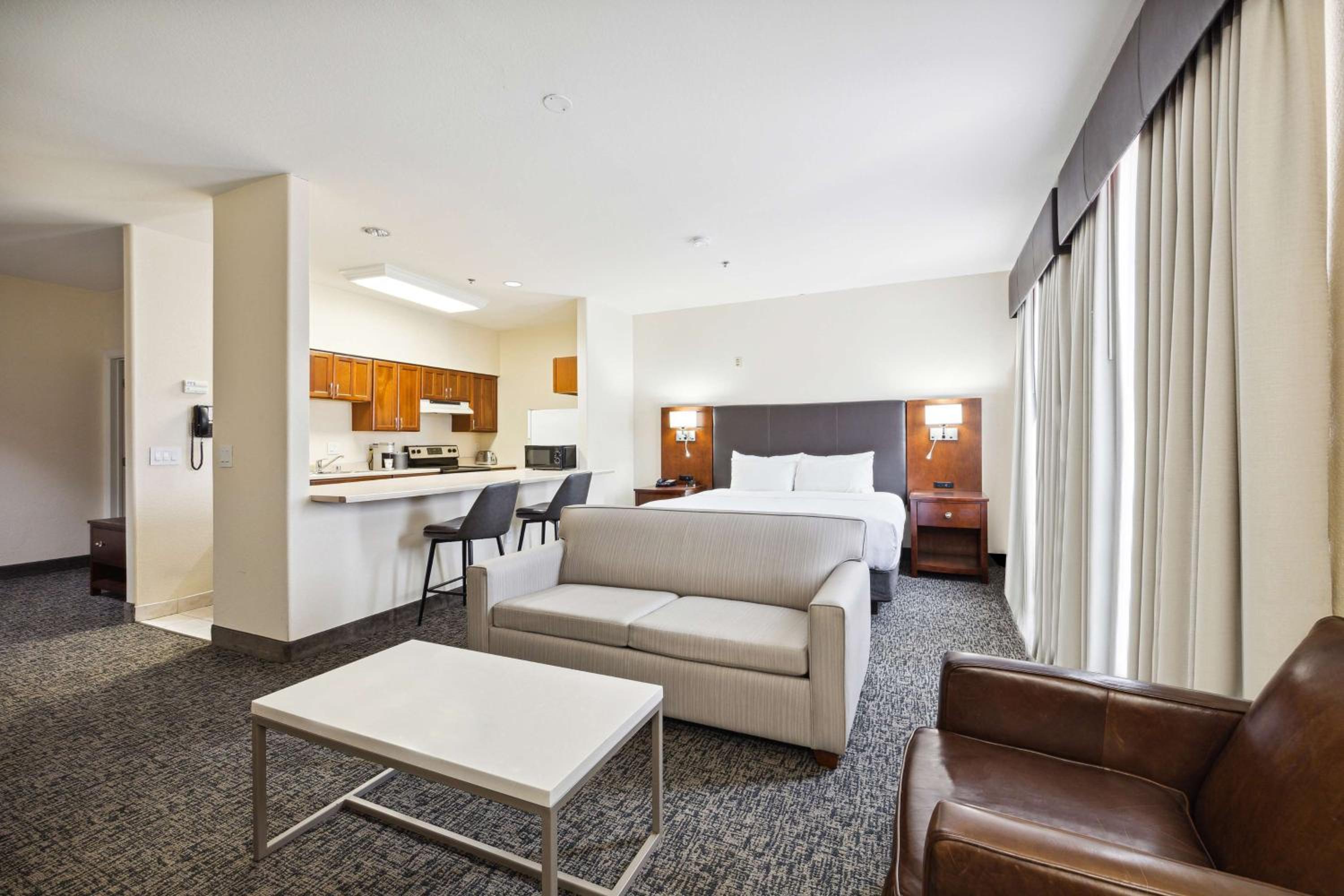 King Suite with Kitchen - Photo 1