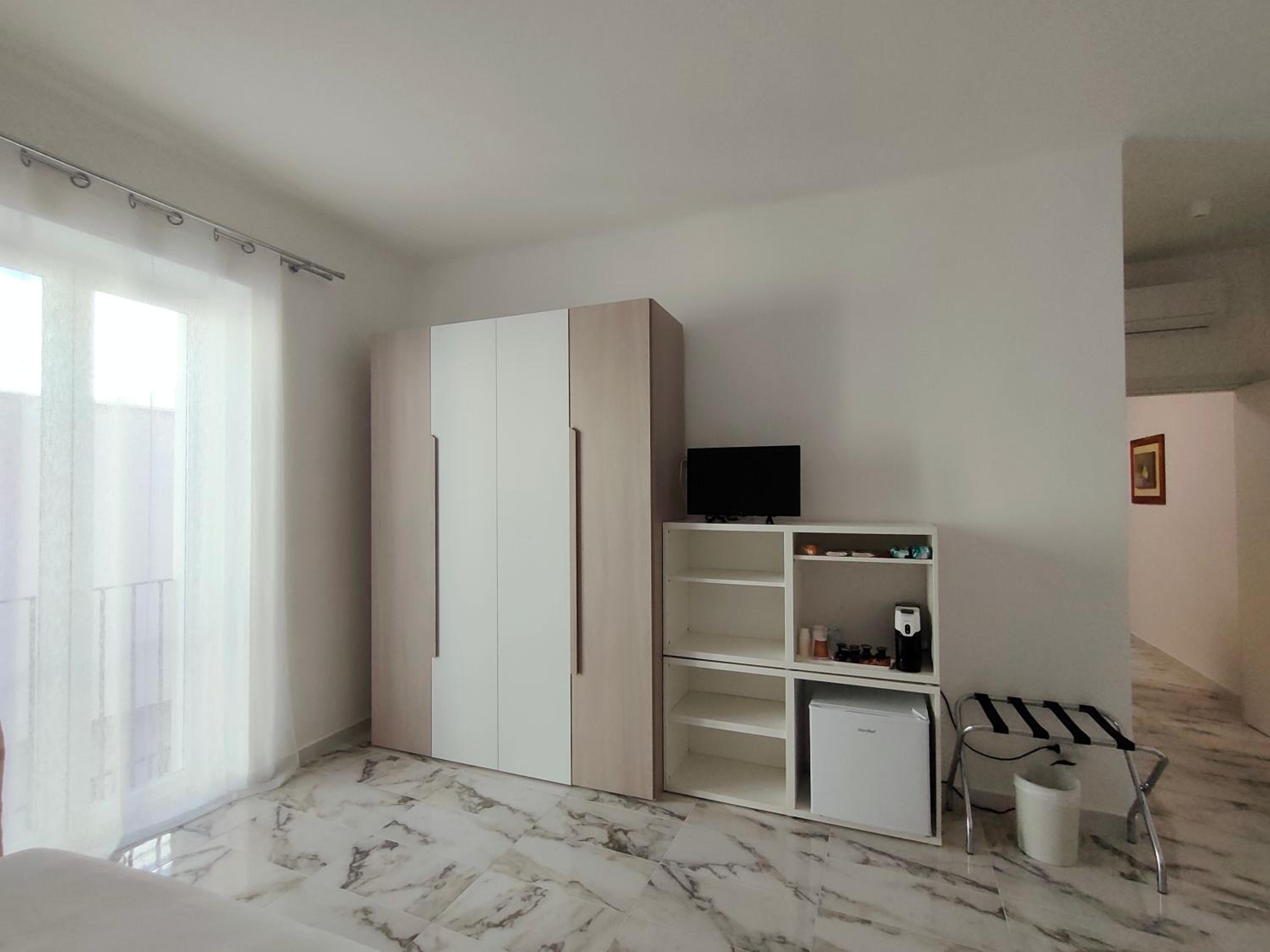 Triple Room with Private Bathroom photo 3