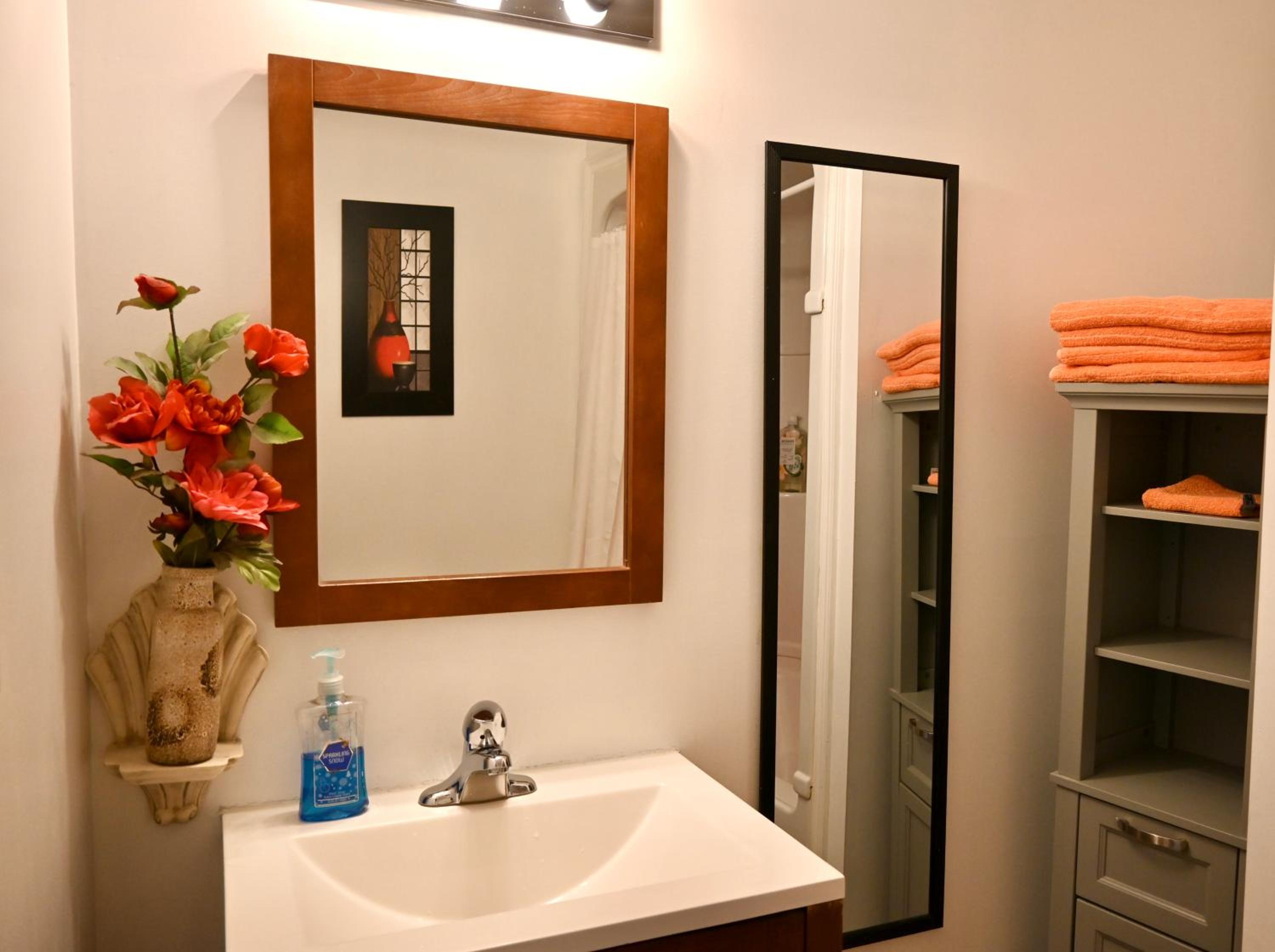 One-Bedroom Apartment - Photo 9