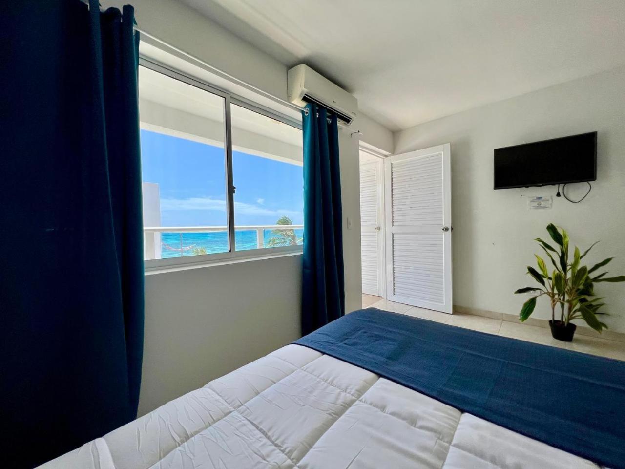 Deluxe Double Room with Side Sea View photo 1