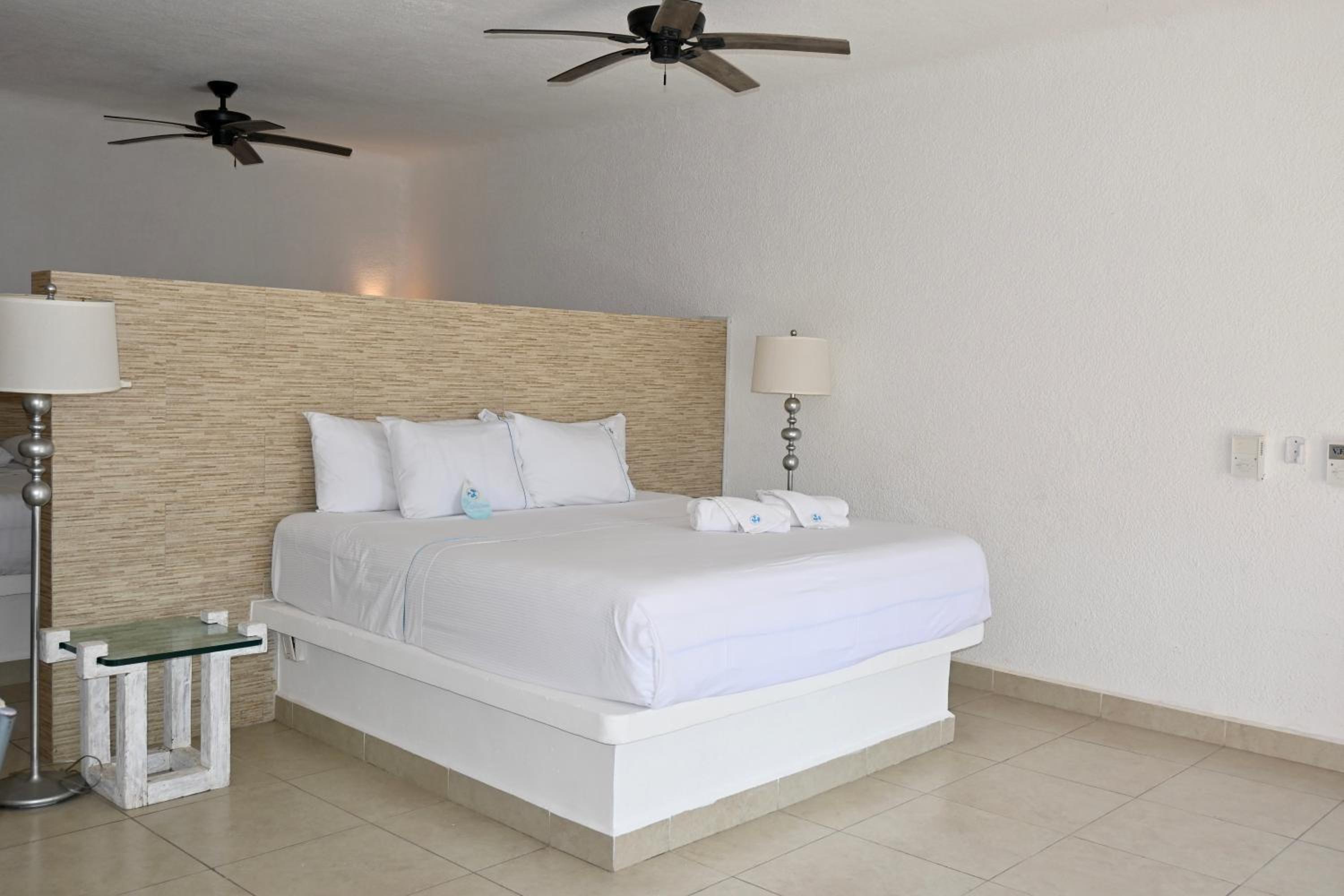 Deluxe Family Suite - Photo 1
