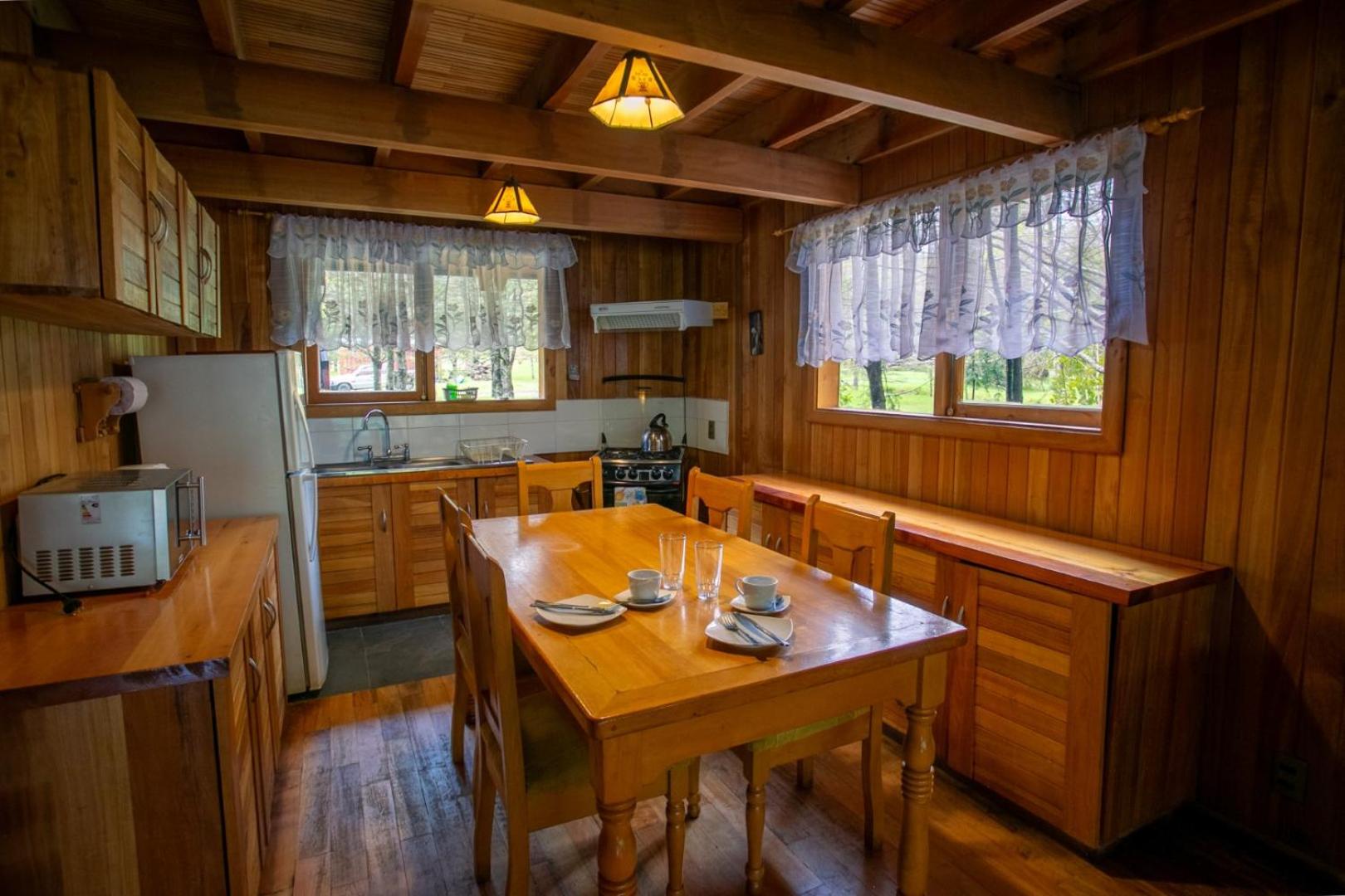 Three-Bedroom Bungalow photo 2
