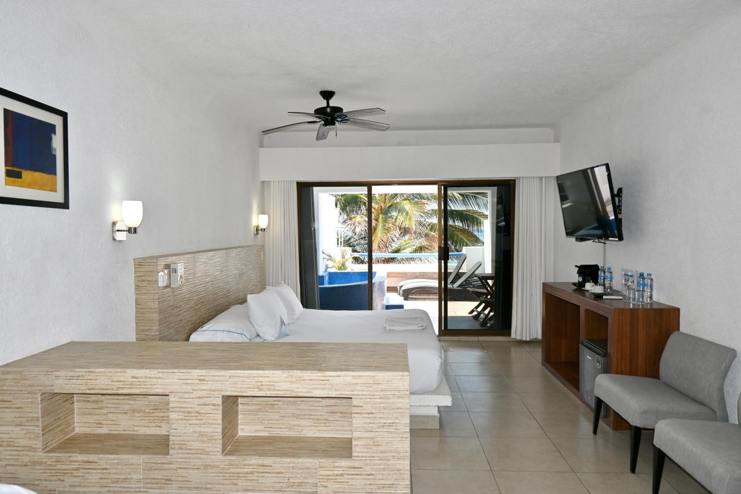 Suite with Sea View - Photo 6