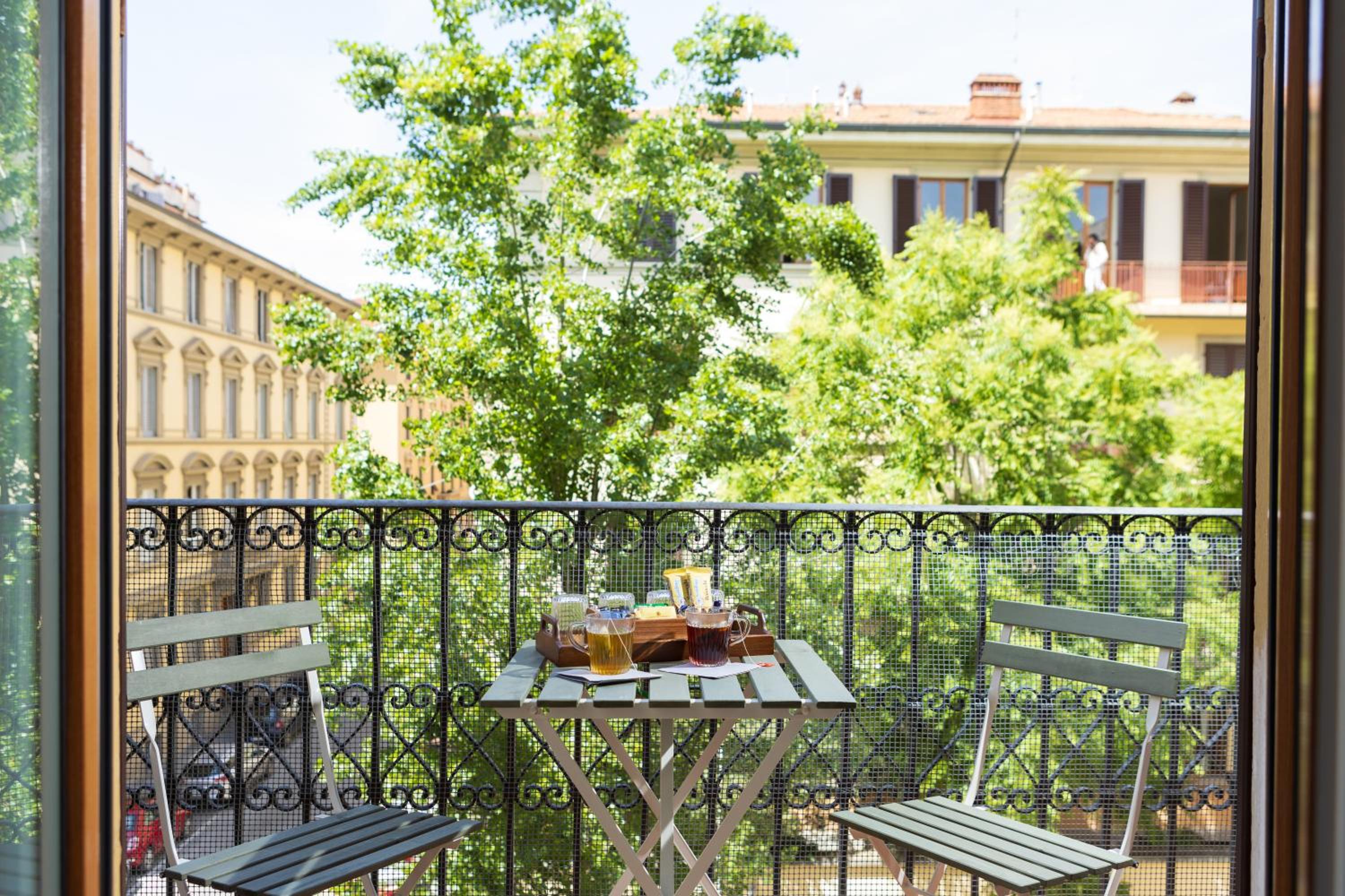 Deluxe Double Room with Balcony photo 2