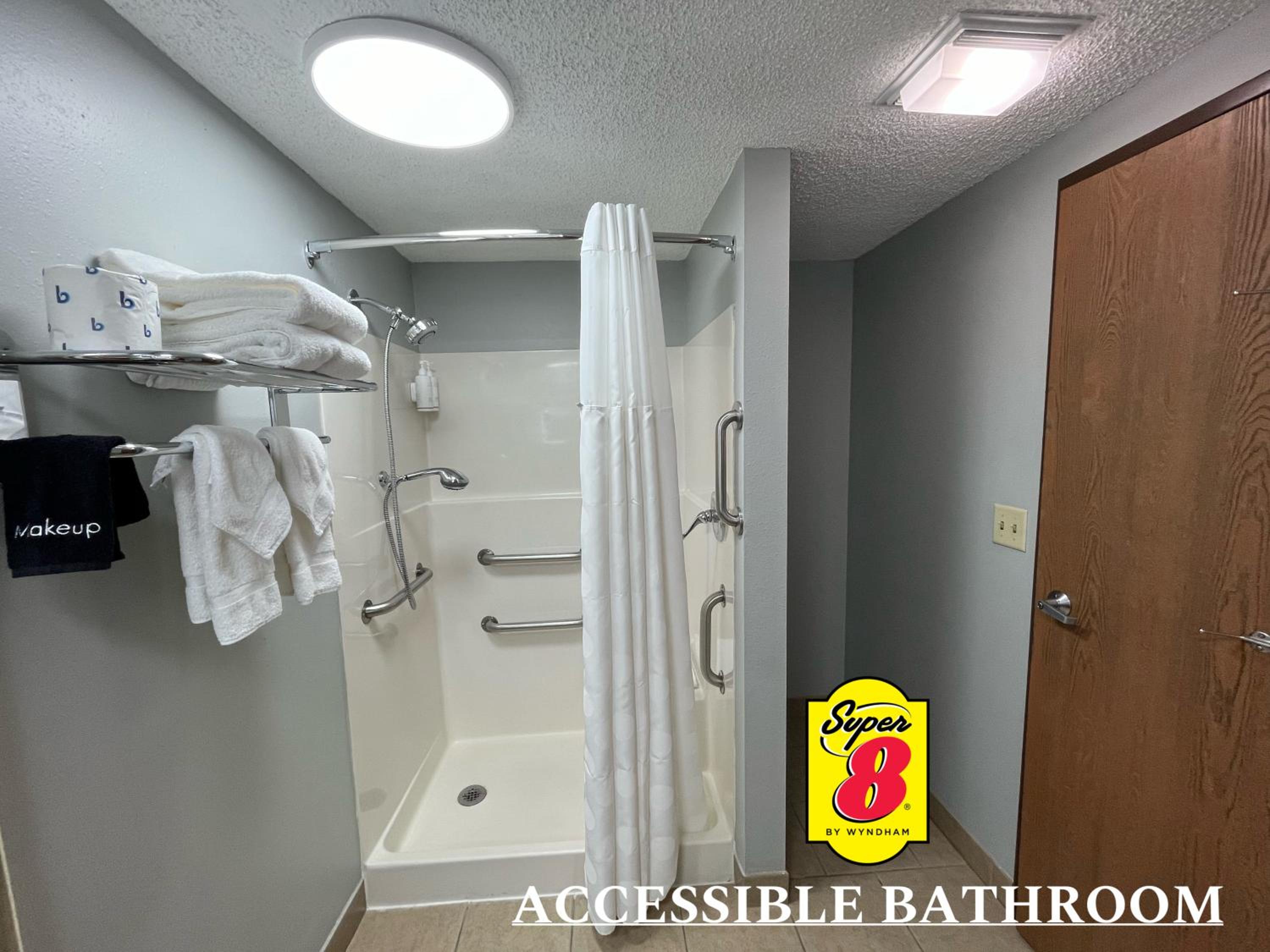 Queen Room - Mobility Access/Non-Smoking - Photo 3