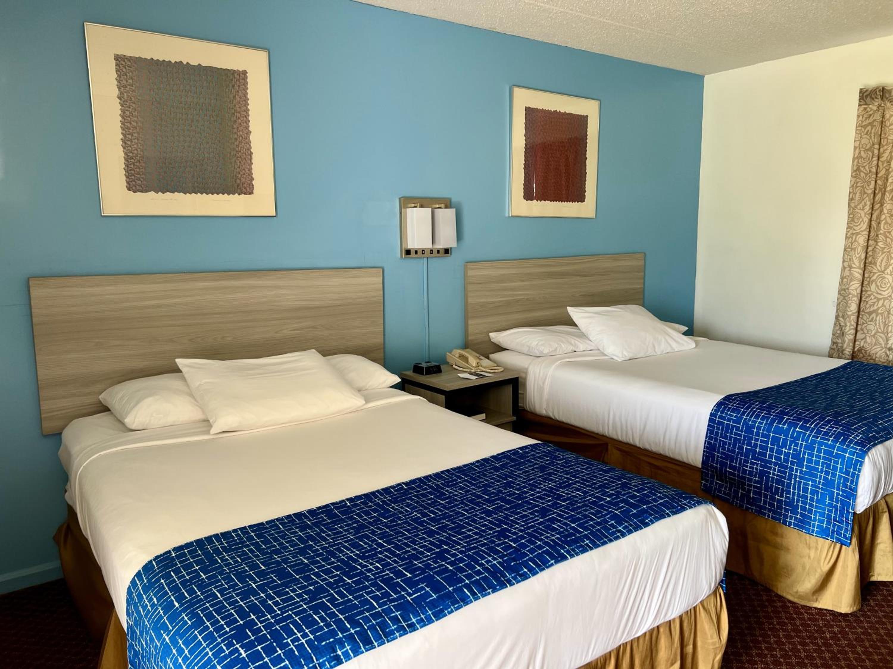 Standard Room with Two Double Beds - Non-Smoking - Photo 1