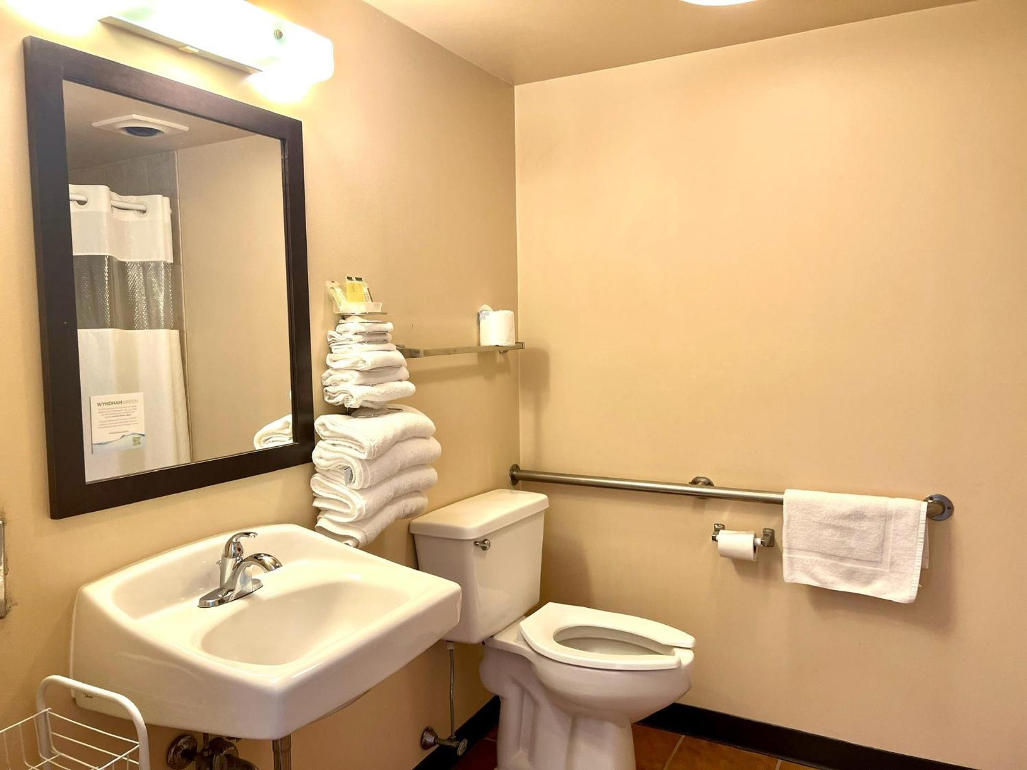 King Room - Mobility Access/Non-Smoking - Photo 4