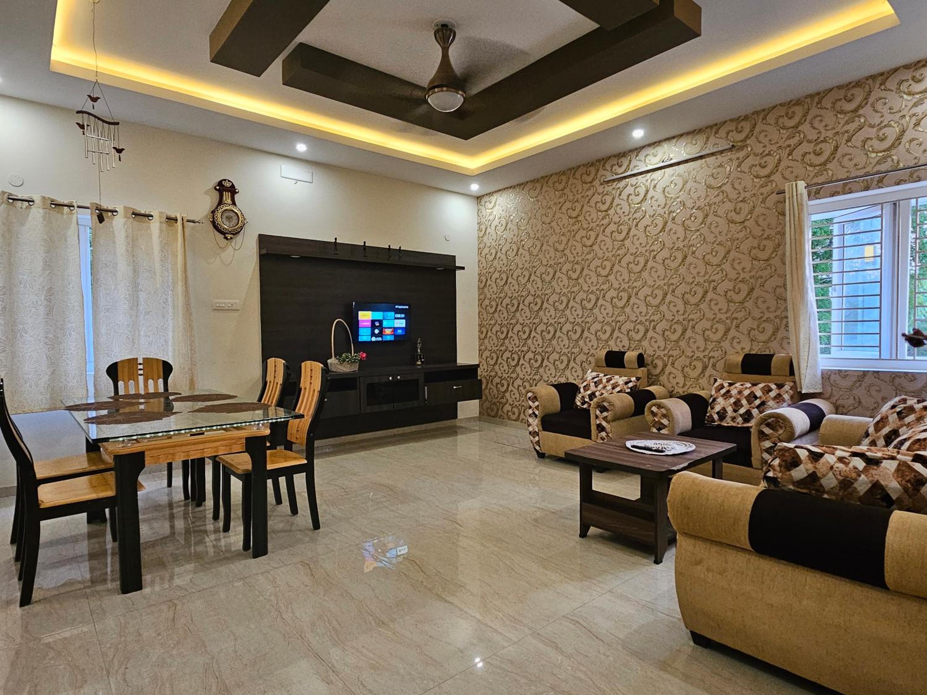 Villa photo 1