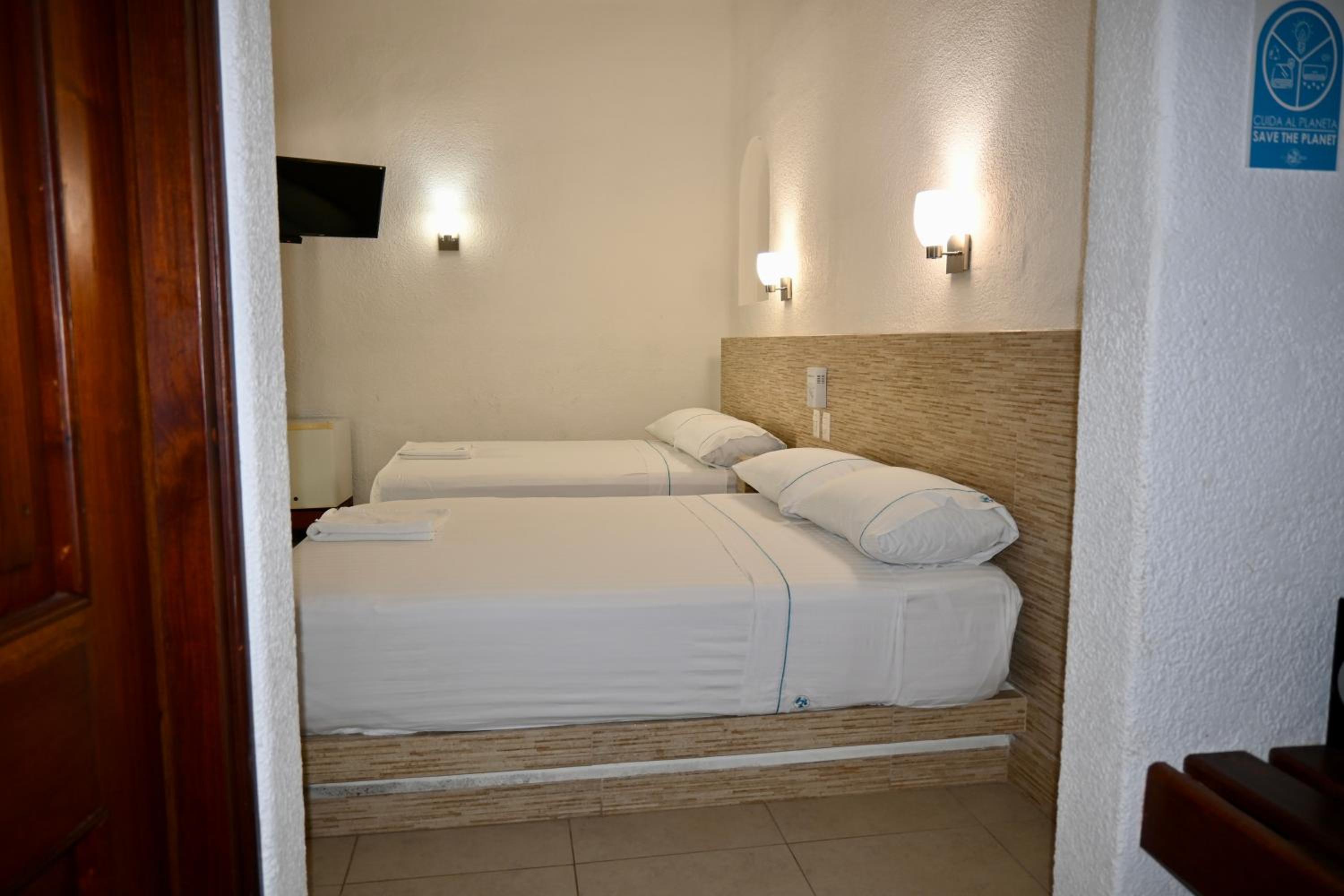 Deluxe Double Room - Photo 14