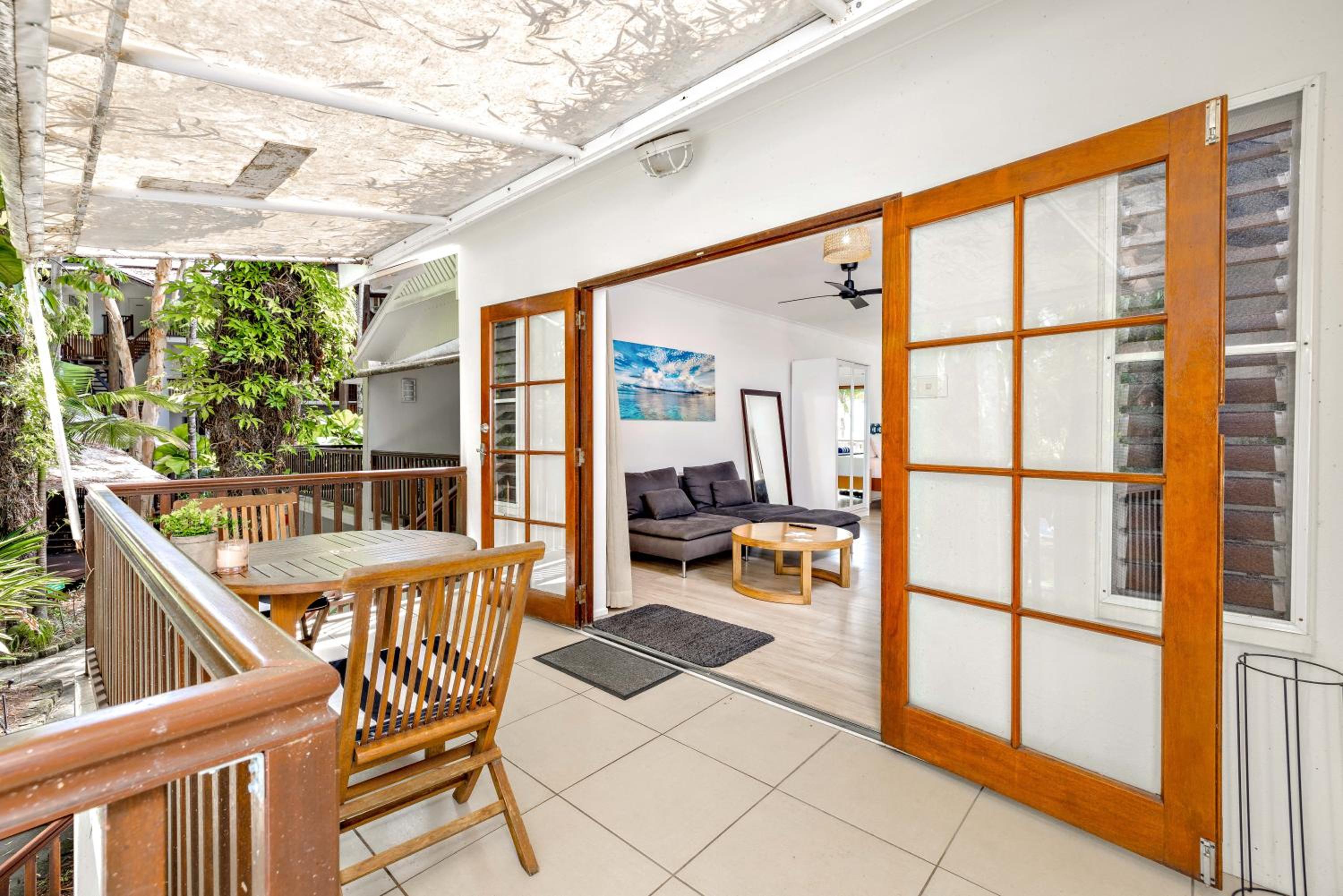 Studio Apartment photo 2