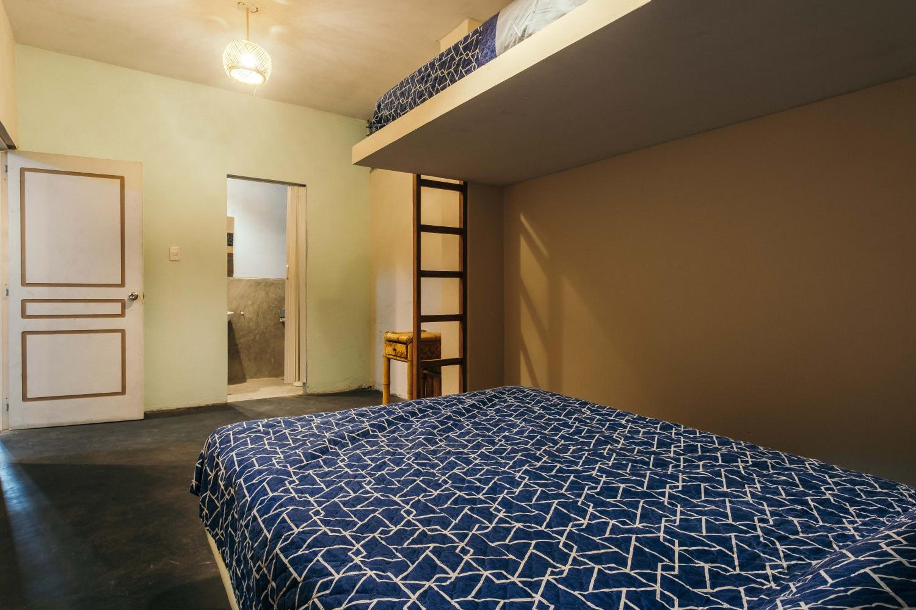 Triple Room With Private Bathroom photo 1