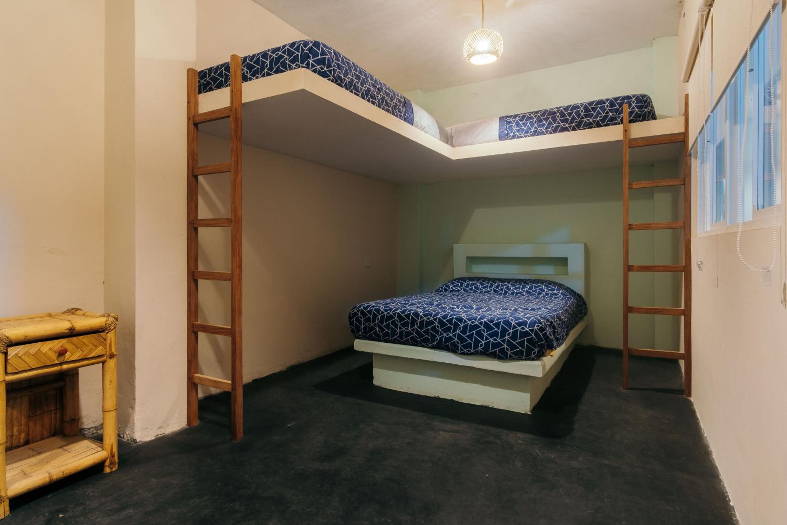 Quadruple Room With Private Bathroom photo 3