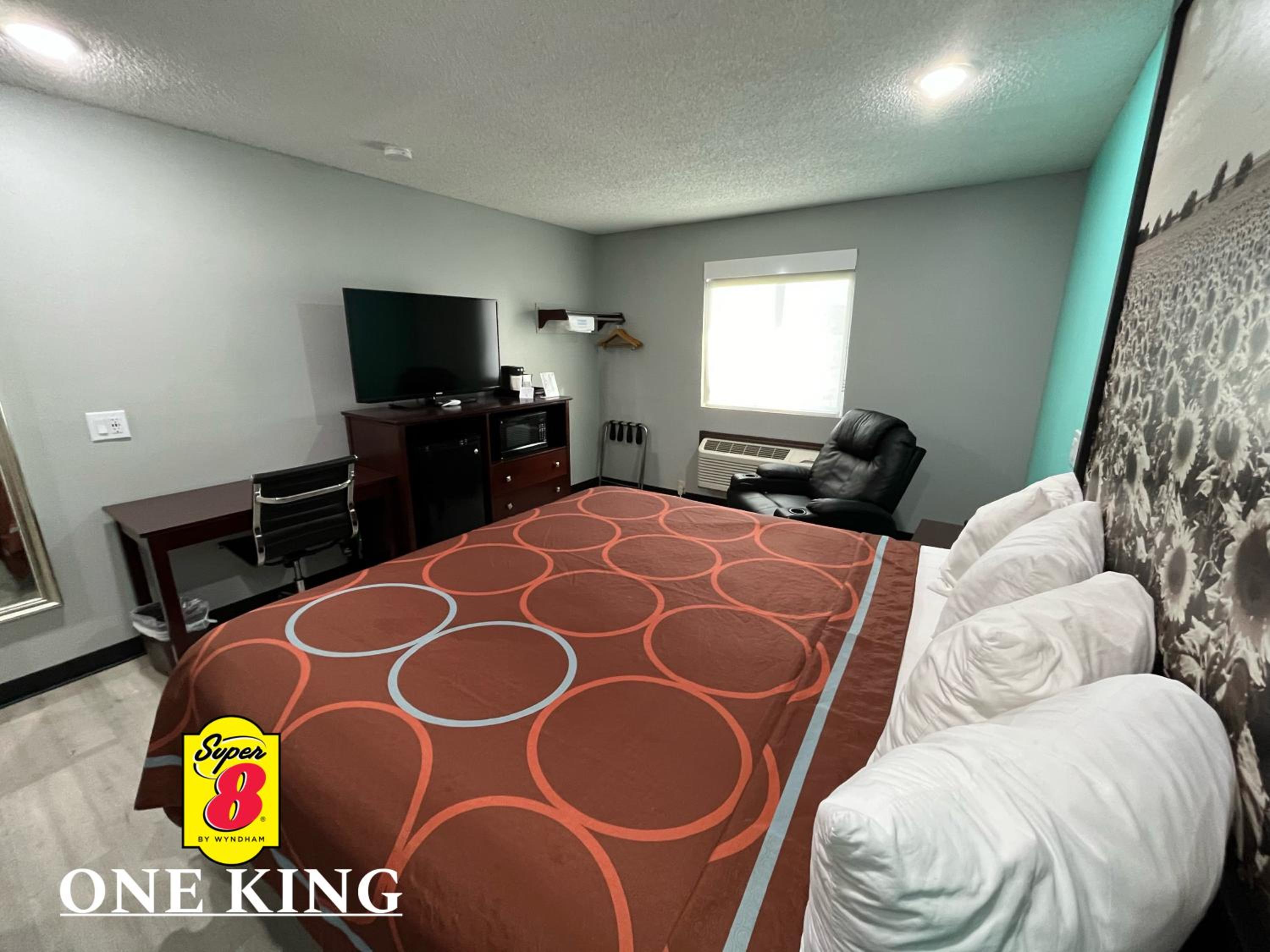 King Room- Non-Smoking - Photo 5