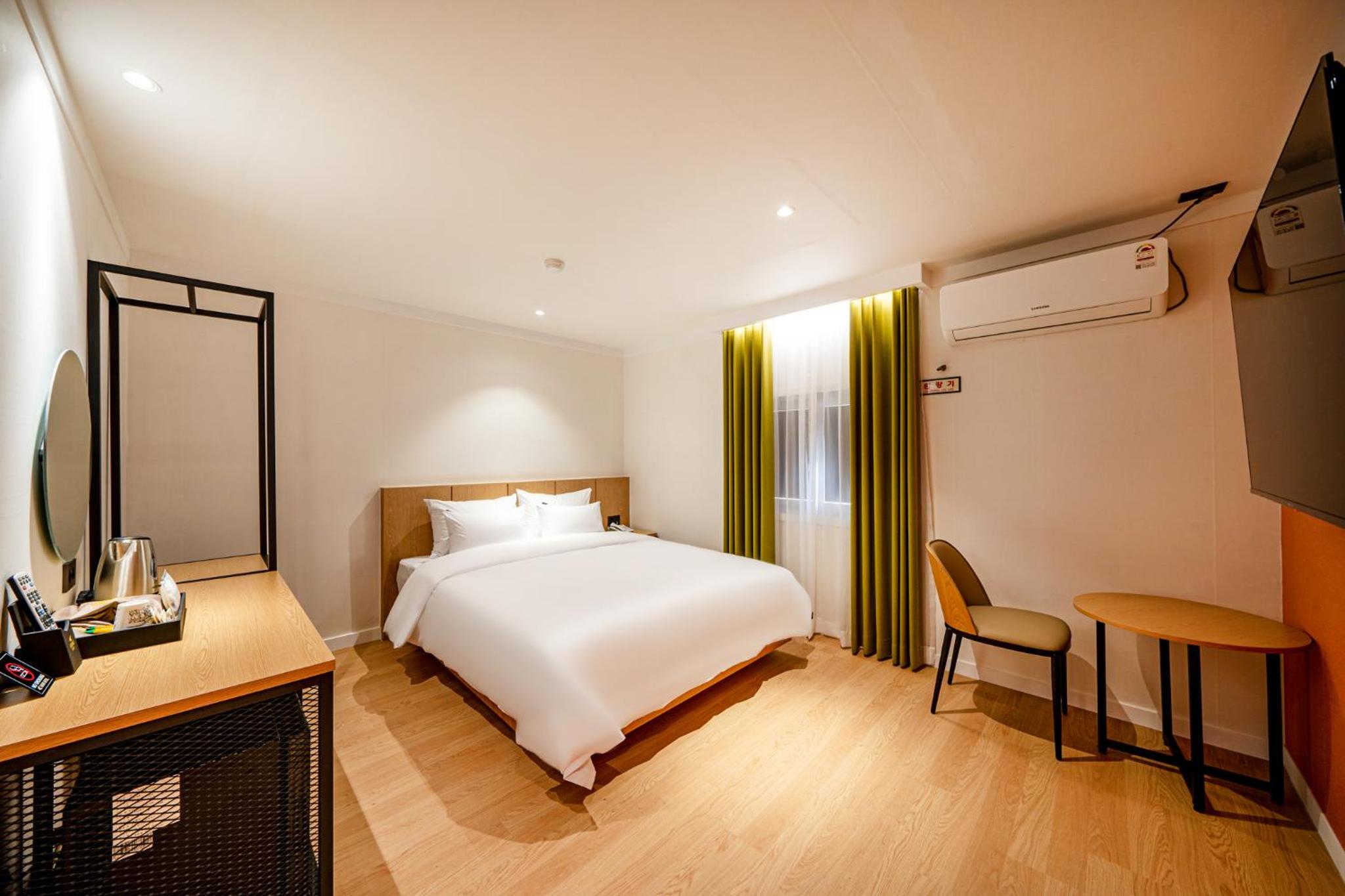 Double Room - Photo 4