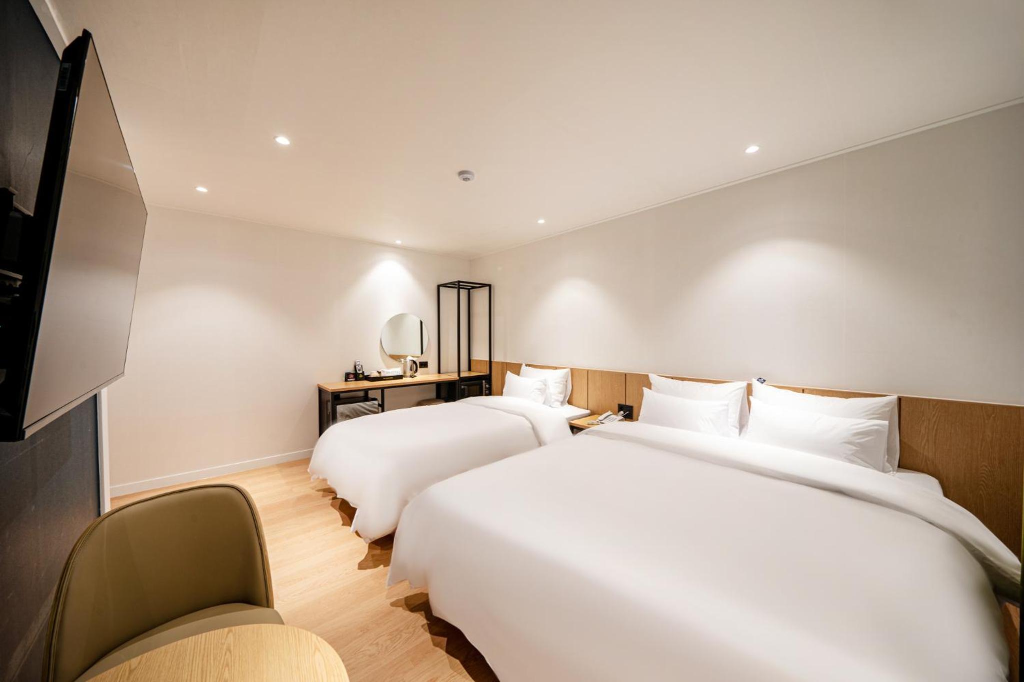Twin Room - Photo 4