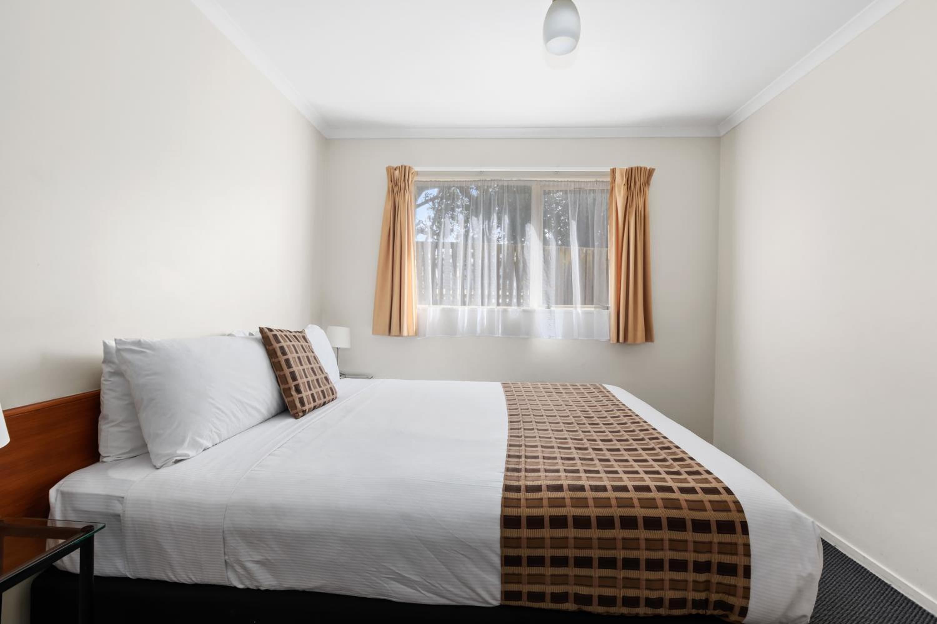 Deluxe One-Bedroom Suite
