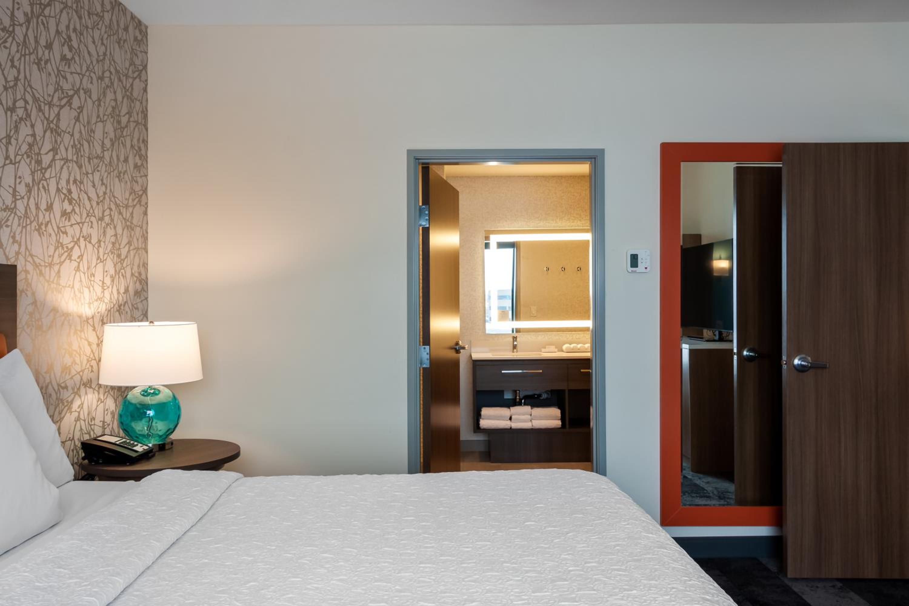 One-Bedroom King Suite - Photo 5
