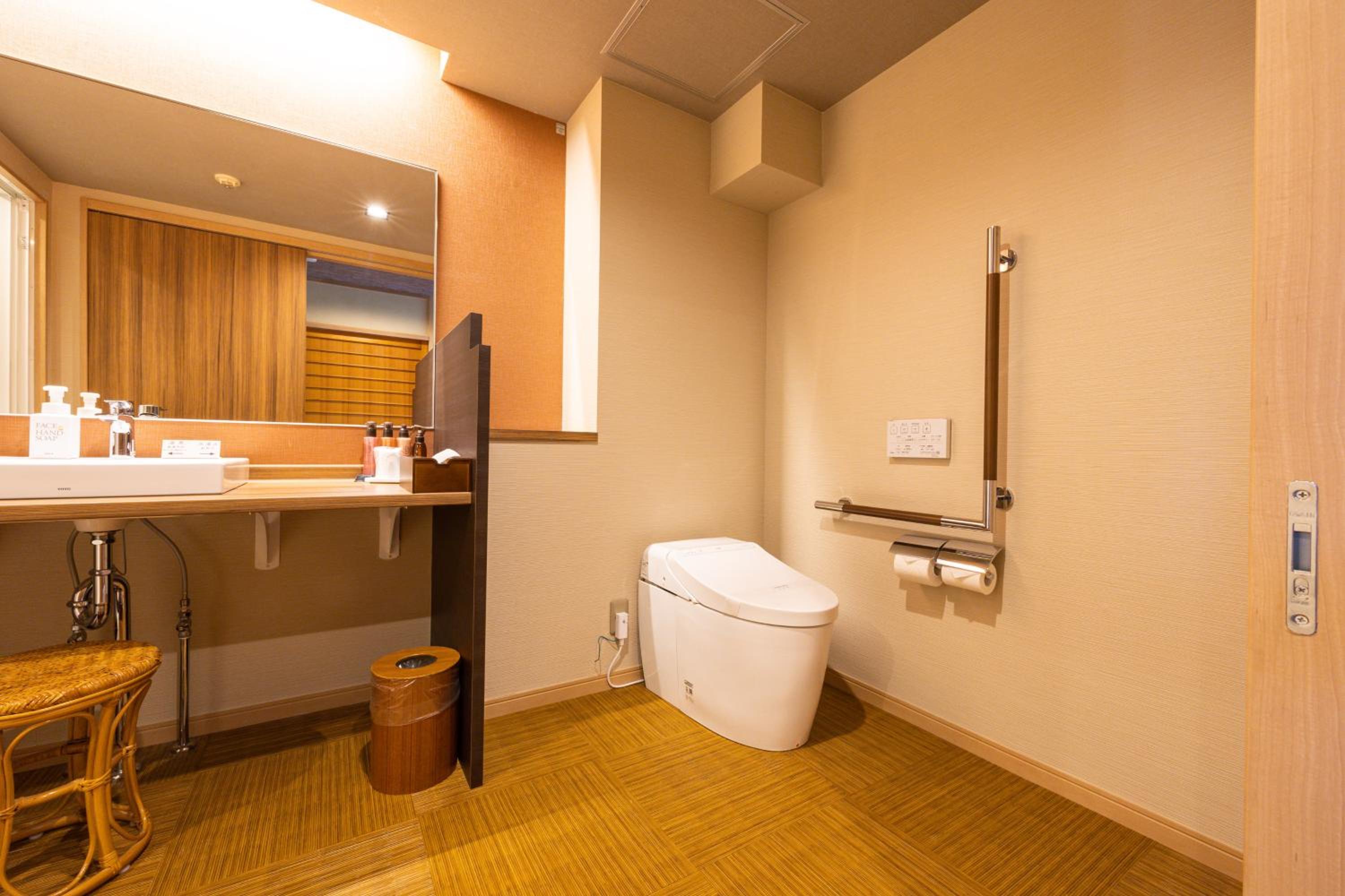 Twin Room with Shower photo 2